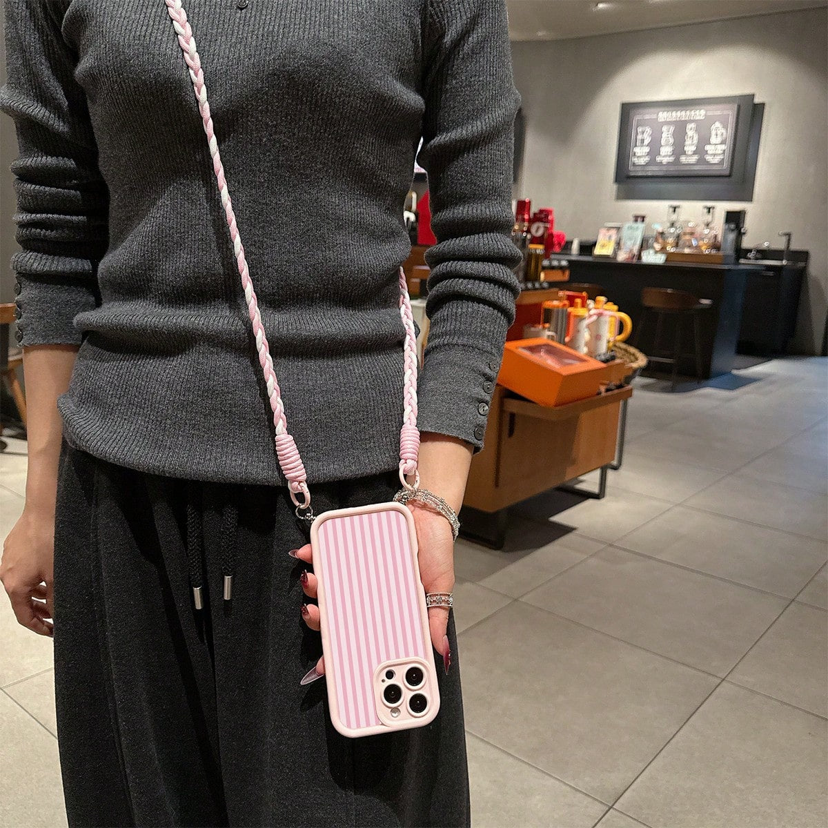 1pc Pink Striped Pattern, Large Hole Leather Texture Pink Shockproof Phone Case, TPU Material, Suitable As Holiday Gift, Compatible With Apple Xs/Xsmax/Xr/11 12 13 14 15 16pro/Promax/14 15 16plus/17