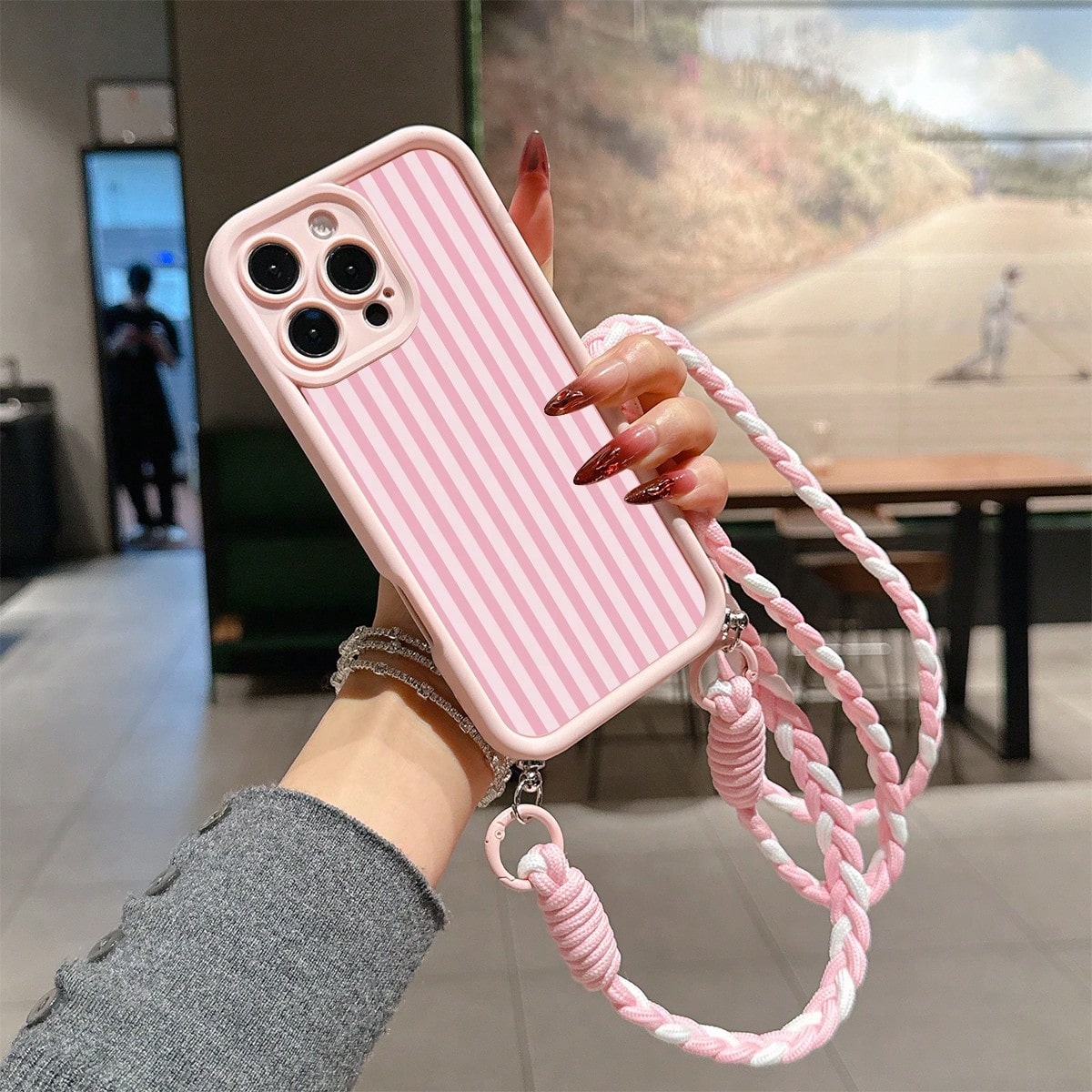 1pc Pink Striped Pattern, Large Hole Leather Texture Pink Shockproof Phone Case, TPU Material, Suitable As Holiday Gift, Compatible With Apple Xs/Xsmax/Xr/11 12 13 14 15 16pro/Promax/14 15 16plus/17