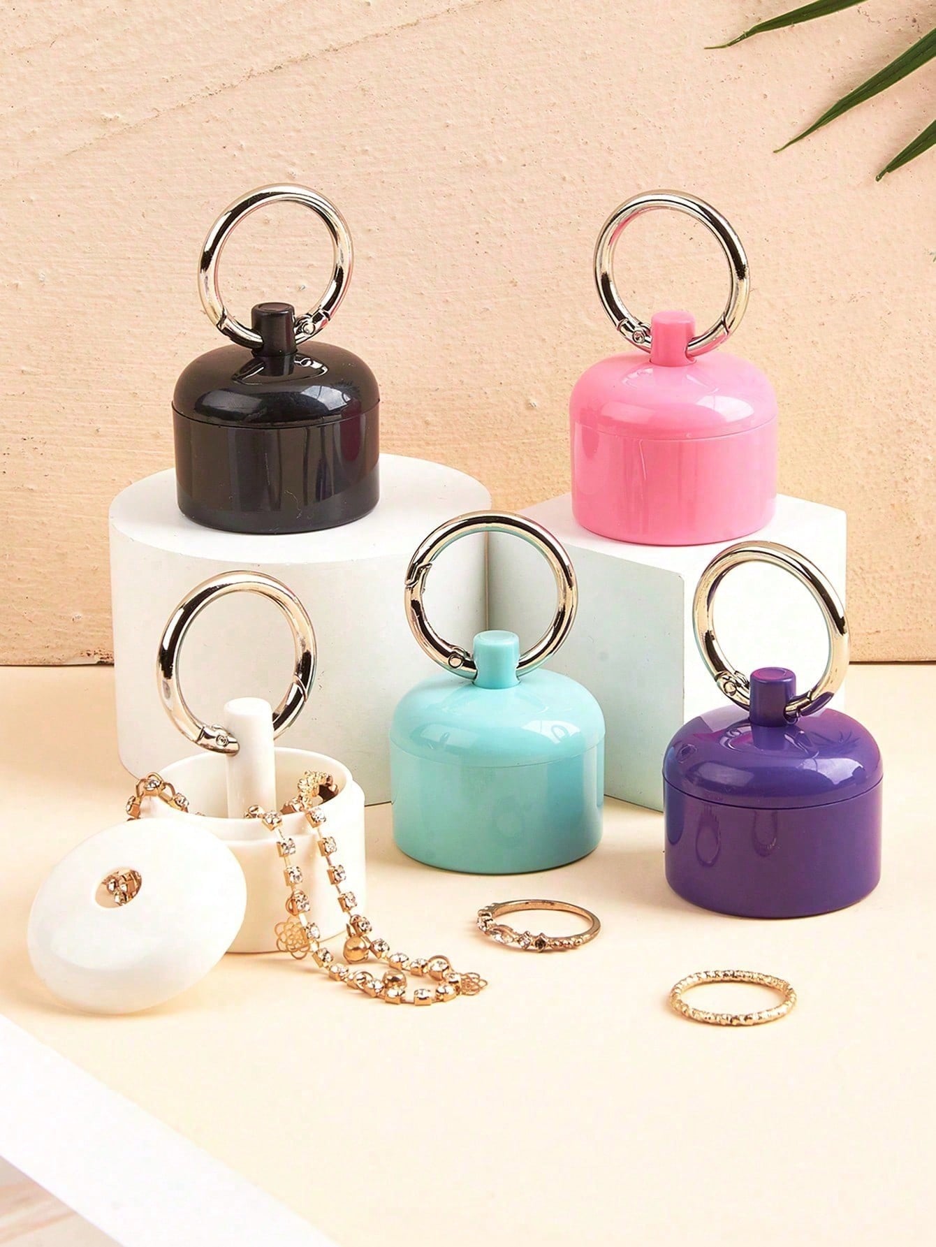 1pc Portable Jewelry Storage Box,Pill Box Key Chain Container, Key Chain, Portable Ring Holder Key Chain, Women Travel Ring Holder Key Chain, Earrings, Rings, Small Round Metal Ring Box, Convenient Fo