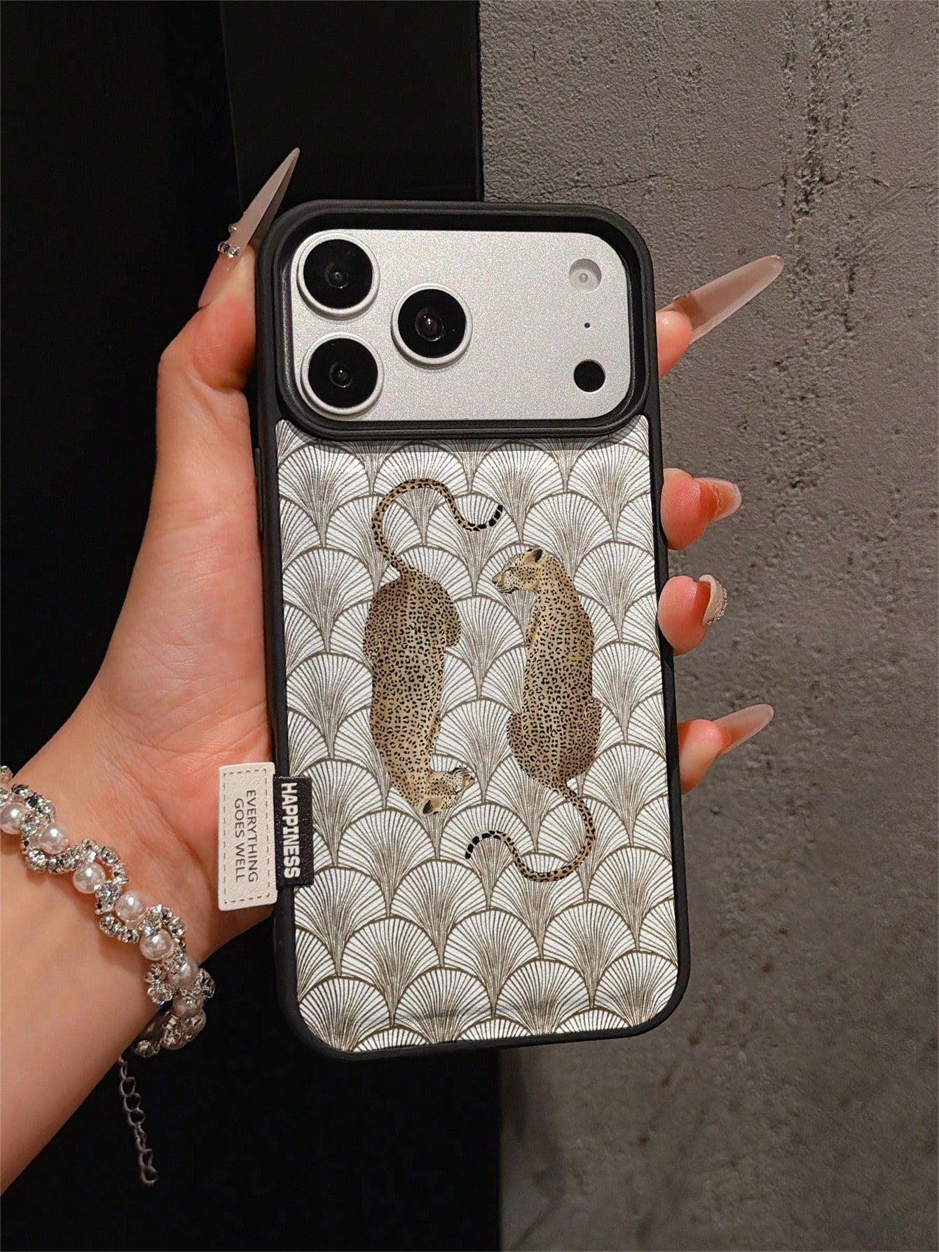 1pc Premium Fashion Full Screen Shell Leopard Print Phone Case, Full Coverage Shockproof Soft Shell Large Hole Compatible With Apple 17 Pro Max/11/12/13/14/15/16 Pro Max/17 And Other Models, Holiday G