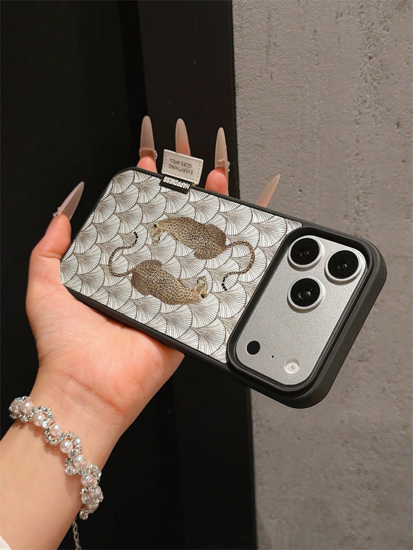 1pc Premium Fashion Full Screen Shell Leopard Print Phone Case, Full Coverage Shockproof Soft Shell Large Hole Compatible With Apple 17 Pro Max/11/12/13/14/15/16 Pro Max/17 And Other Models, Holiday G