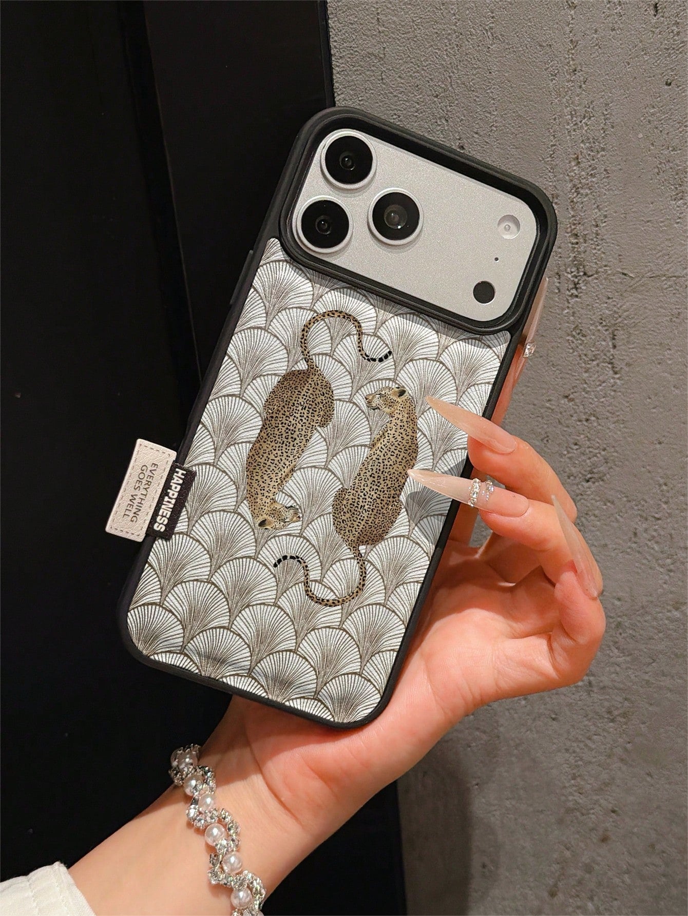 1pc Premium Fashion Full Screen Shell Leopard Print Phone Case, Full Coverage Shockproof Soft Shell Large Hole Compatible With Apple 17 Pro Max/11/12/13/14/15/16 Pro Max/17 And Other Models, Holiday G