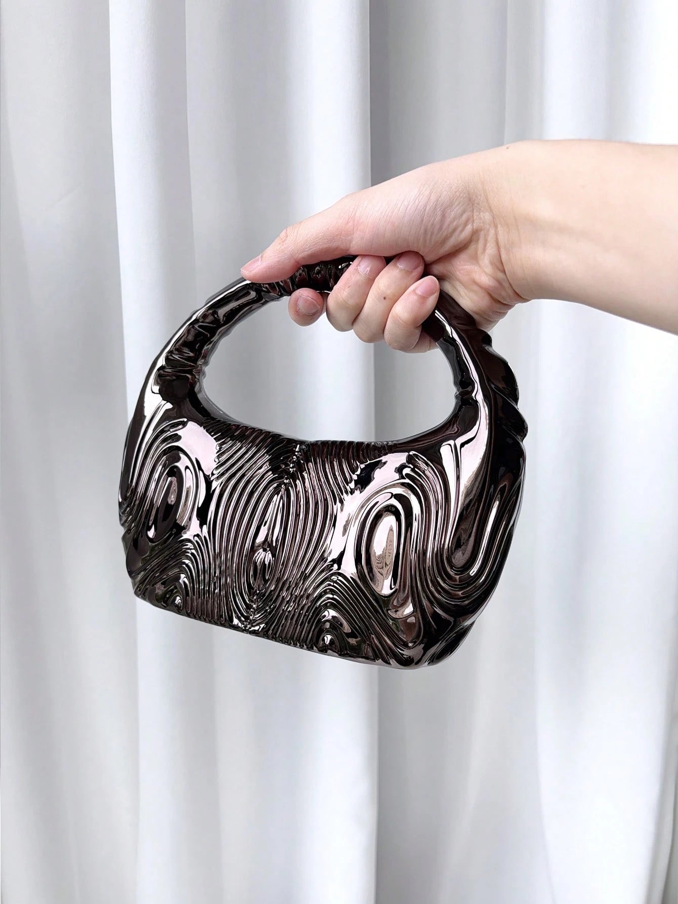 1pc Round 3D Striped Metal Chain Special Shape Handbag, Luxurious Evening Party Bag, Glamorous Ball Accessory, Elegant Banquet Purse