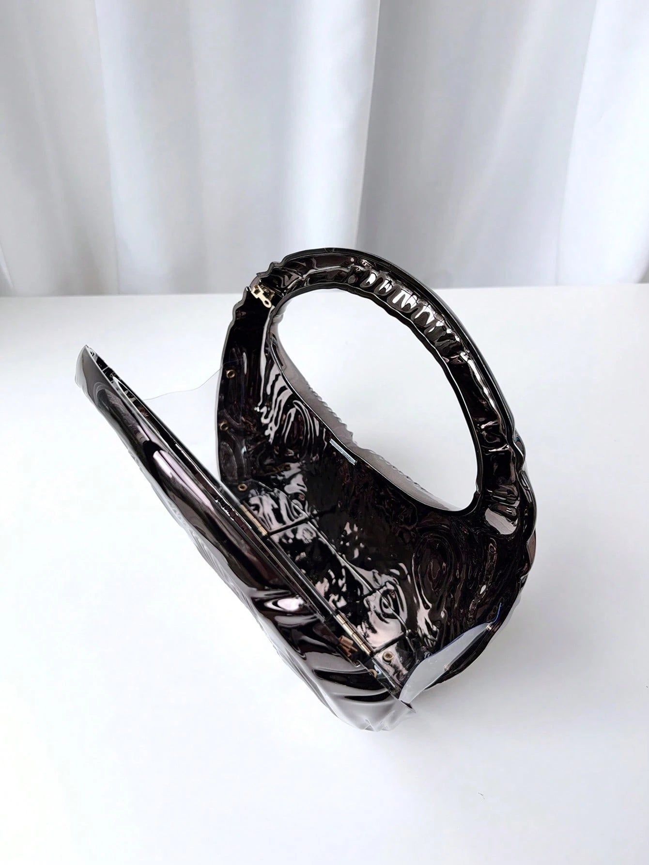 1pc Round 3D Striped Metal Chain Special Shape Handbag, Luxurious Evening Party Bag, Glamorous Ball Accessory, Elegant Banquet Purse