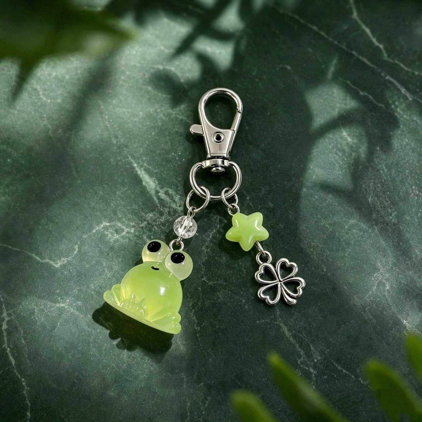 1pc Unisex Resin Glow-In-The-Dark Cat Animal Pendant Alloy Four-Leaf Clover Keychain Cute Cartoon Bag Charm