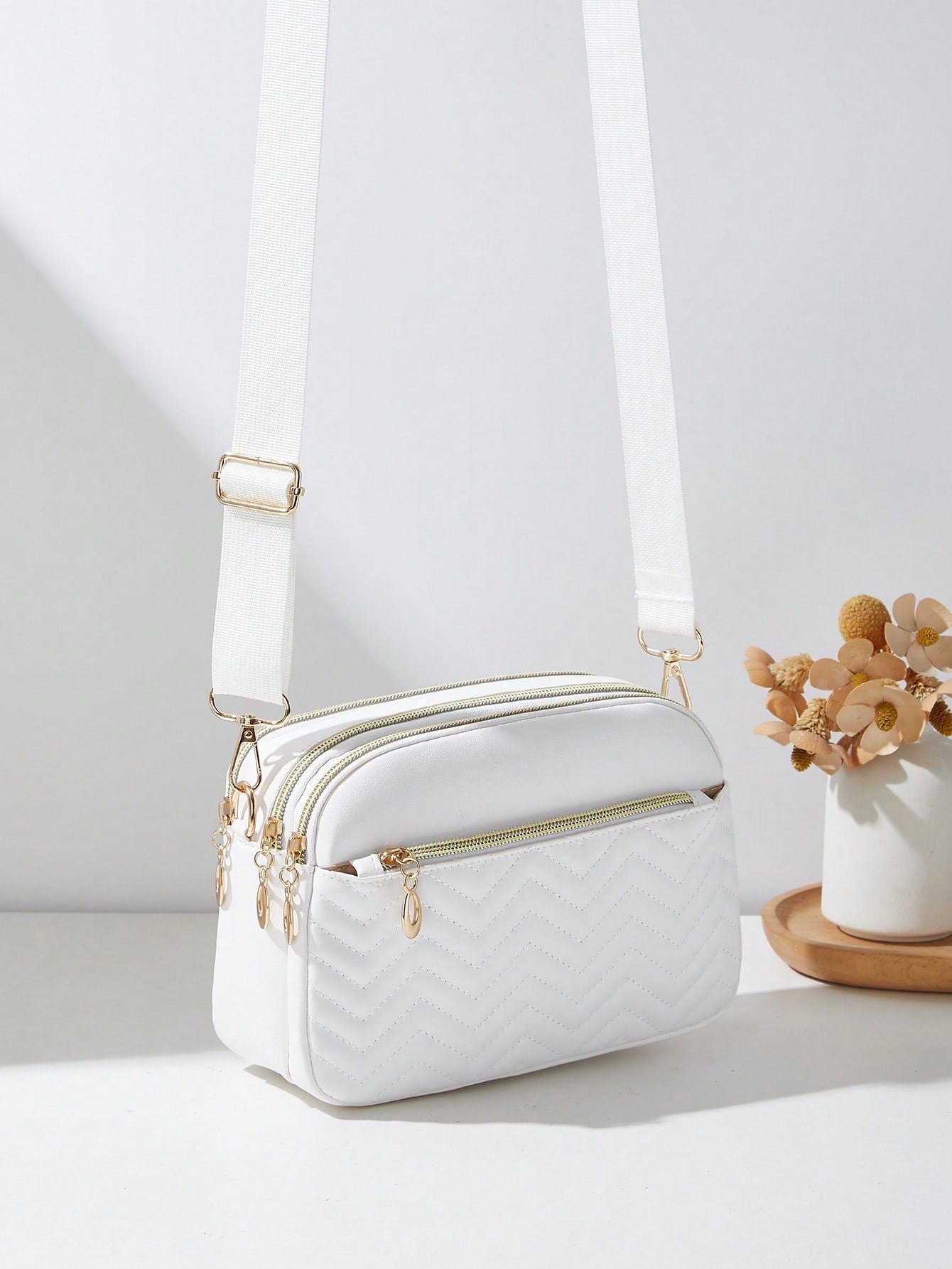 1pc Women's Casual Commuter Crossbody Bag, Solid Color Personalized Fashion Wavy Pattern, Comfortable Handheld And Shoulder Strap, Aesthetic