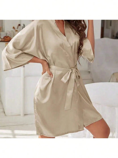 1pc Women's Solid Color Elegant Tie Waist Autumn/Winter Bathrobe, Sexy Short Satin Silk Soft Sleepwear, Suitable For Brides, Bridesmaids, Home Wear. Wedding Season Short Dress, Letter Pattern, Robe An