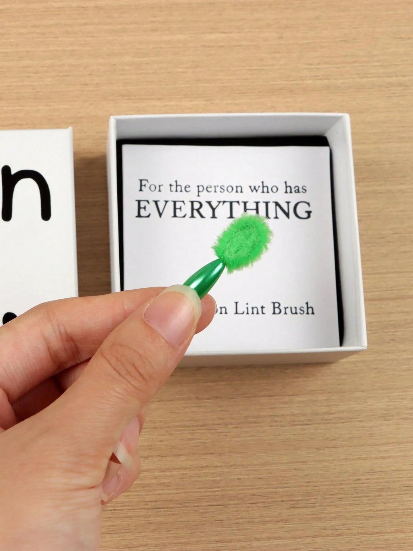 1set Funny Belly Button Brush Gift Box Set- Green Portable Cleaner With Card, Novel Christmas Gifts, Novelty Bathroom Gag Gift For Adults, Unique Home Decor For Friends & Roommates, Christmas Stockin
