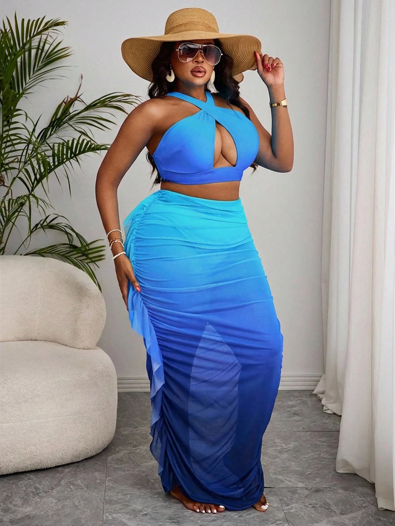 2026 New Plus Size Ombre Two Pieces Bikini And Ruffle Cover-Up Skirt Set, Suitable For Summer Beach Vacation