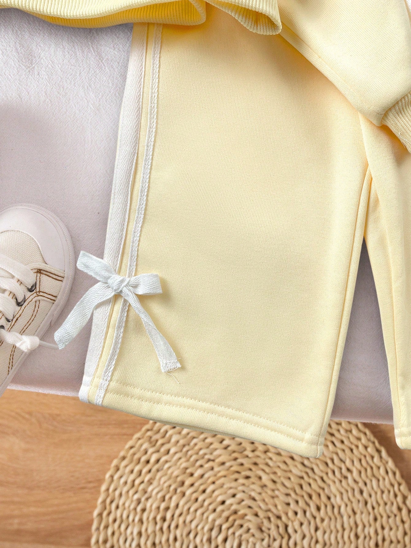 2pcs Baby Girl Solid Color Knitted Bow Sweatshirt And Leggings Set