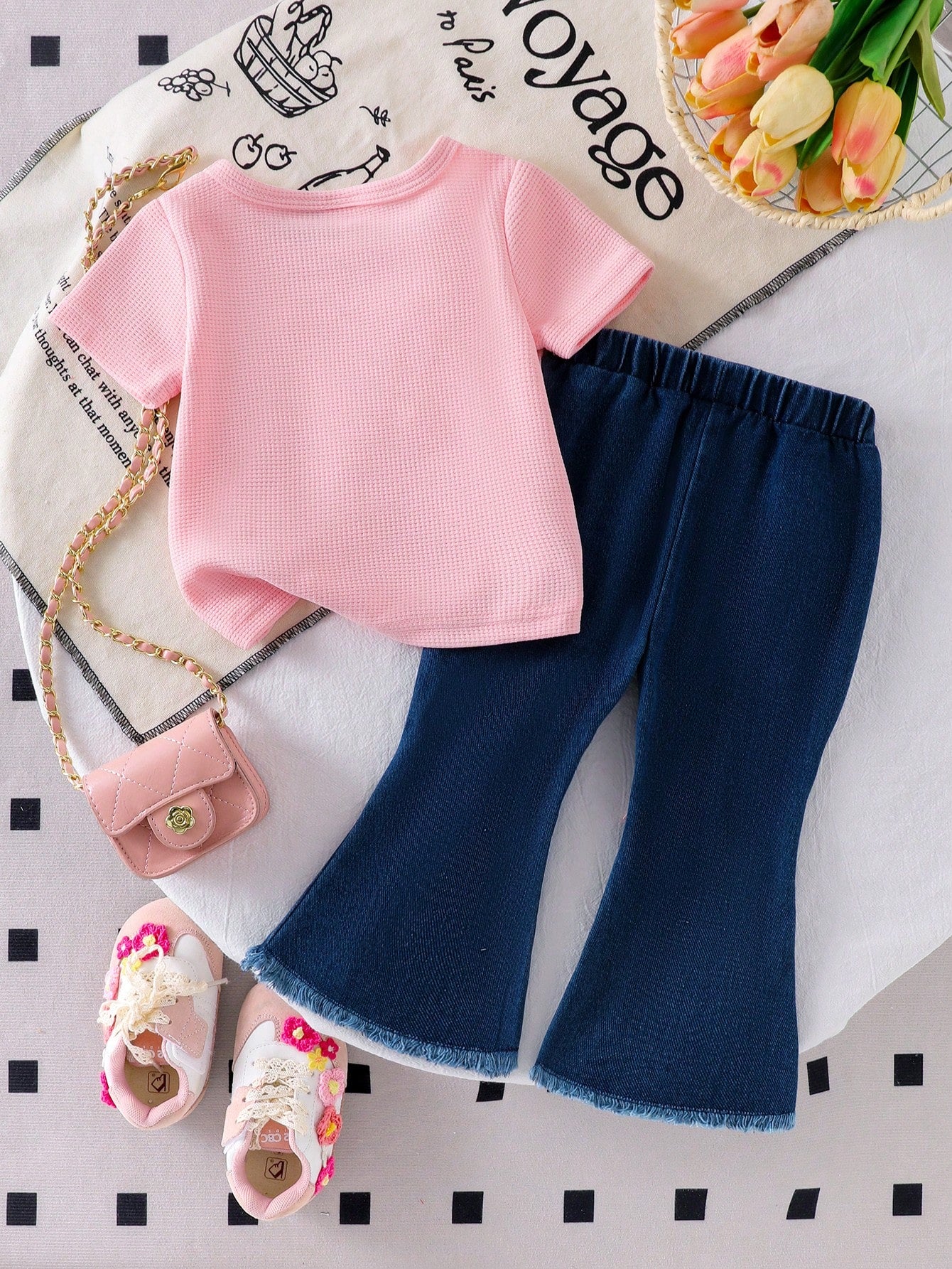 2pcs Baby Girl Sweet Casual Set: 3D Bow Decor Round Neck Short Sleeve T-Shirt Top And 3D Pink Bow Decor Slim Flare Leg Frayed Hem Denim Pants Outfit