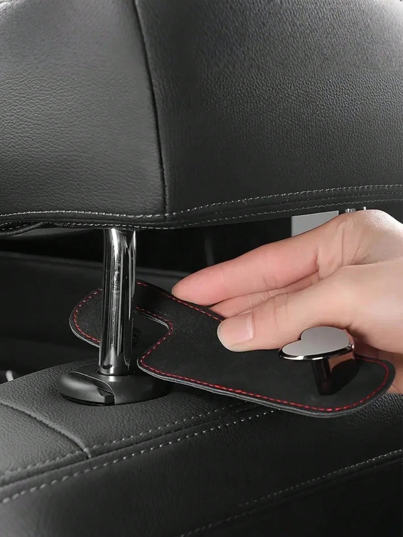 2pcs Car Seat Headrest Hooks, Creative Fashionable Heart-Shaped Premium Hooks, Car Organizer Hanger, Backseat Storage Rack, Car Clip, Interior Accessories, For Handbag, Wallet, Coat, Car Storage Rack
