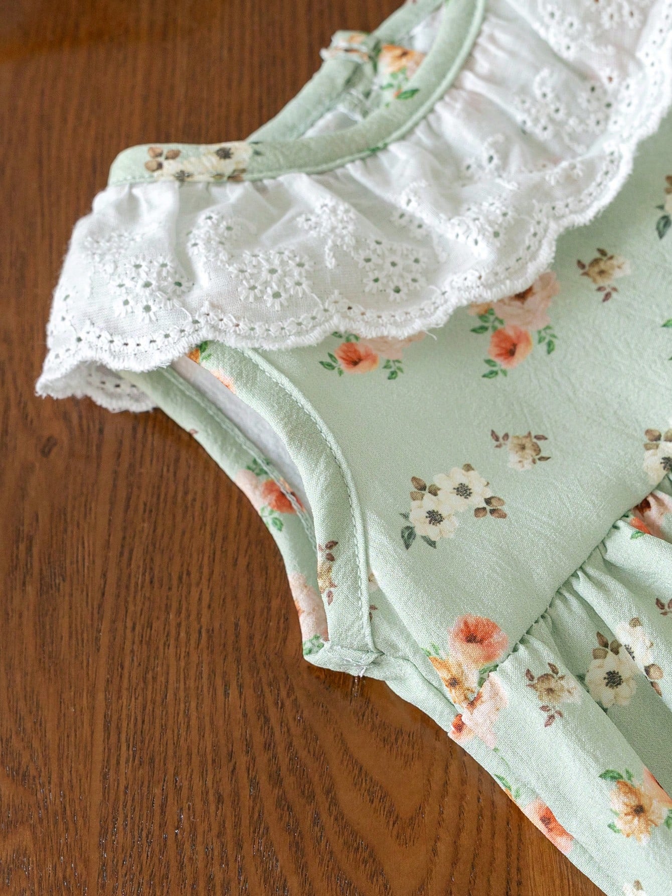 2pcs Newborn Baby Girl Cute&Stylish Sleeveless Bodysuit And Hat Set, Summer