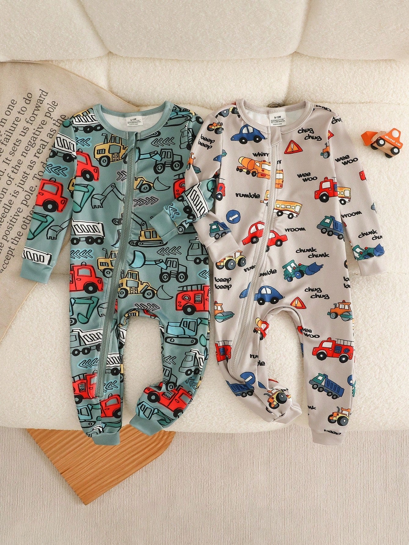 2pcs/Set Baby Boy Autumn/Winter Knit Playful Digger, Crane, Truck Print Colorblock Jumpsuit, Long Sleeve Jumpsuit