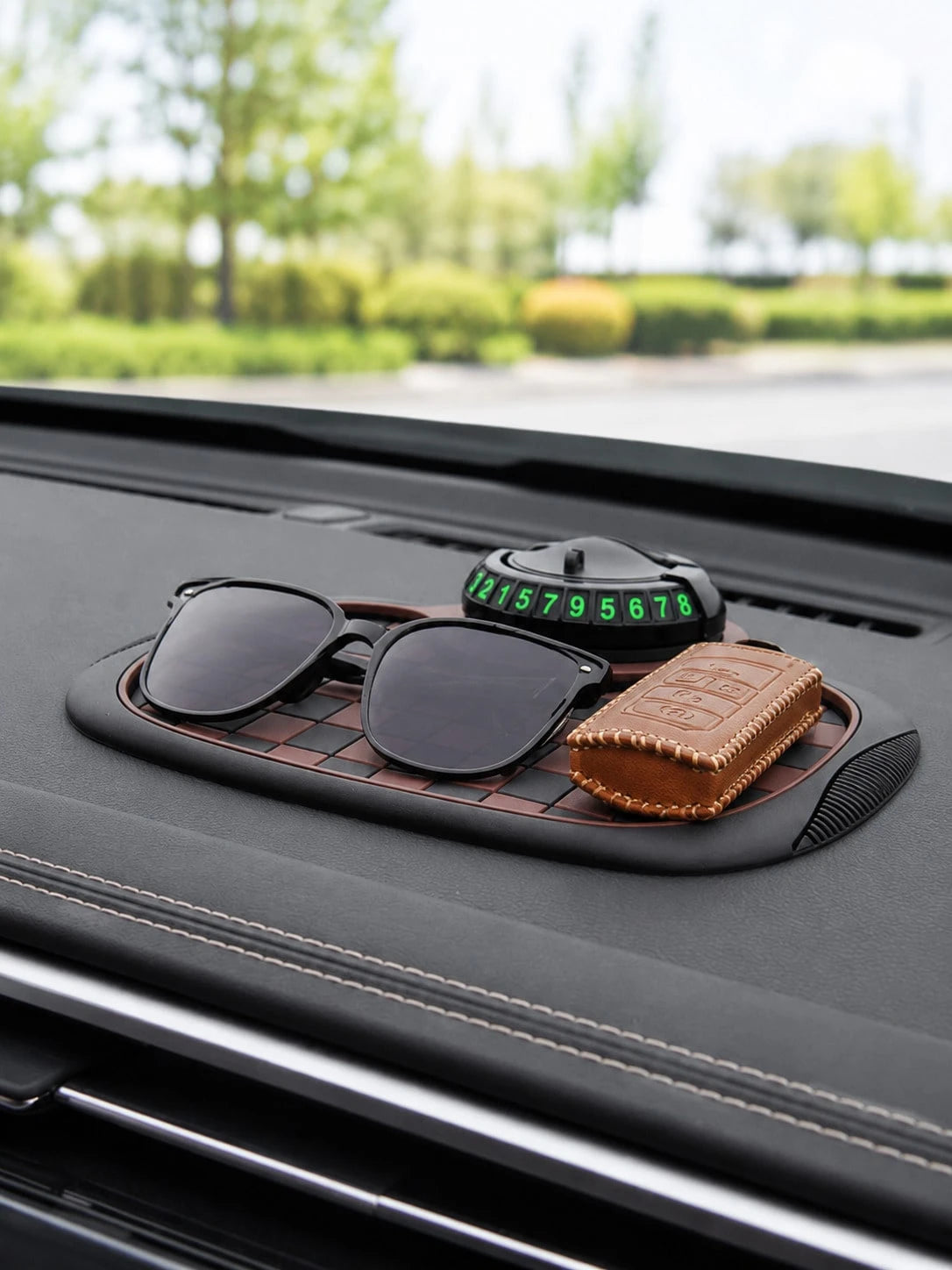 4-In-1 Anti-Slip Car Dashboard Mat, Multi-Function Phone Holder Parking Number Plate Storage Pad, Grid Anti-Slip Car Dashboard Organizer Mat, Car Interior Accessories