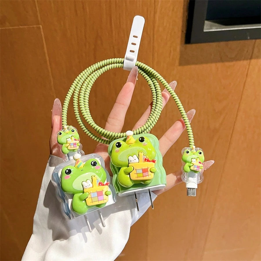 5-Piece Set Charger Head Protective Case Compatible With US Standard 20W Apple Charger, Anti-Bending Cable Winder, Apple 15/16 Data Cable Protector To Prevent Breakage, New Cute Frog Design.