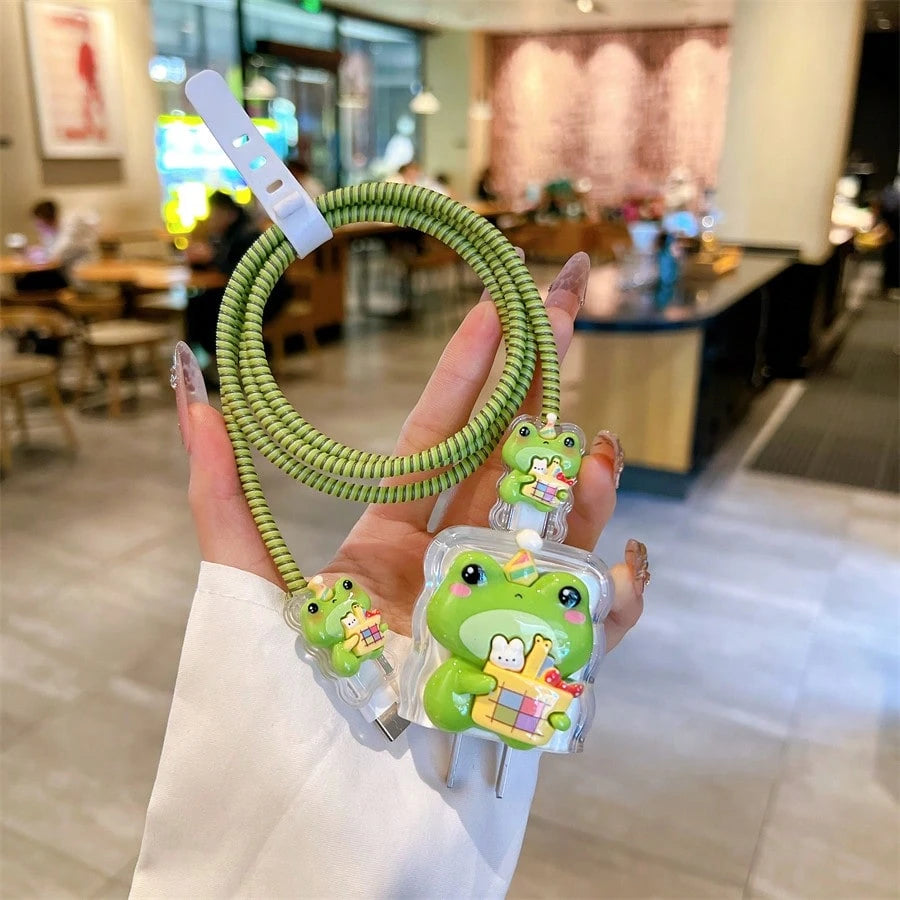 5-Piece Set Charger Head Protective Case Compatible With US Standard 20W Apple Charger, Anti-Bending Cable Winder, Apple 15/16 Data Cable Protector To Prevent Breakage, New Cute Frog Design.