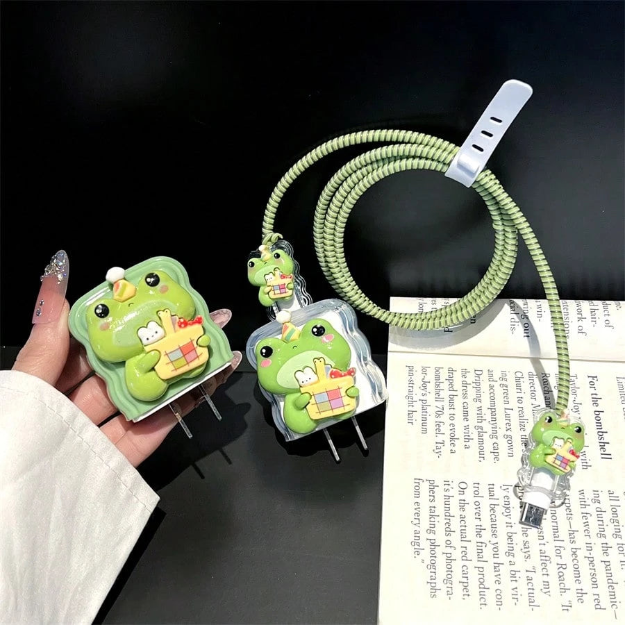 5-Piece Set Charger Head Protective Case Compatible With US Standard 20W Apple Charger, Anti-Bending Cable Winder, Apple 15/16 Data Cable Protector To Prevent Breakage, New Cute Frog Design.
