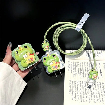 5-Piece Set Charger Head Protective Case Compatible With US Standard 20W Apple Charger, Anti-Bending Cable Winder, Apple 15/16 Data Cable Protector To Prevent Breakage, New Cute Frog Design.