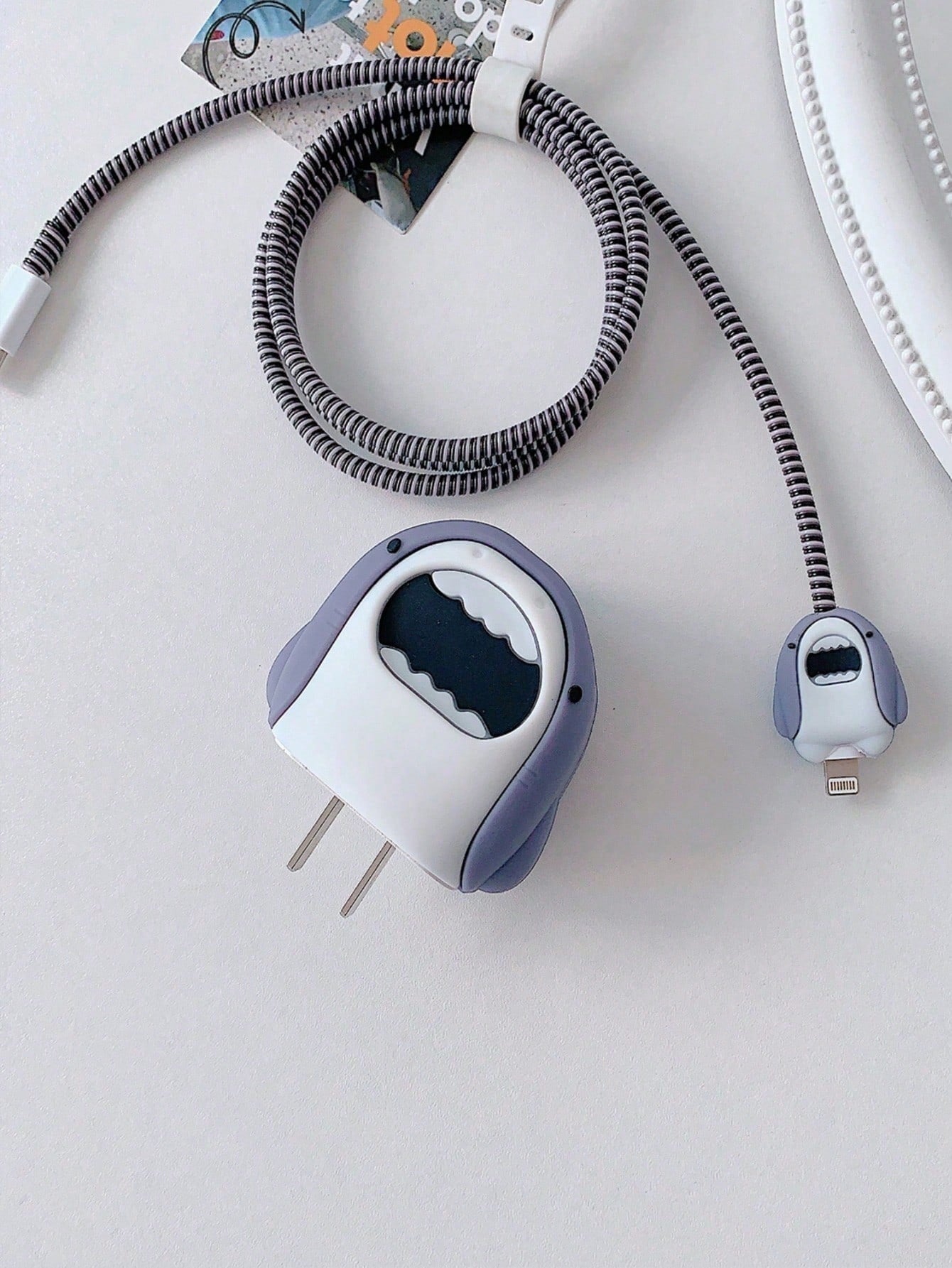 5pcs Gray Cartoon Cute Shark Design Protective Case Set Compatible With Apple 18/20W Charger & Cable, Includes Charger Adapter Cover, Cable Protector, Tidy Cable Management, Anti-Scratch, Anti-Collisi