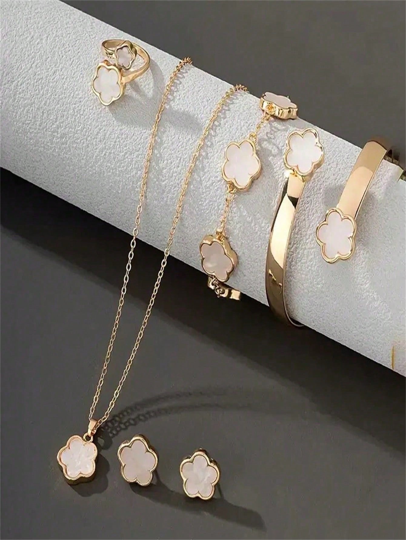 5pcs/Set Minimalist Plant Five-Leaf Flower Jewelry Set, Gold-Plated Stainless Steel Non-Fading, Five-Leaf Clover Gift
