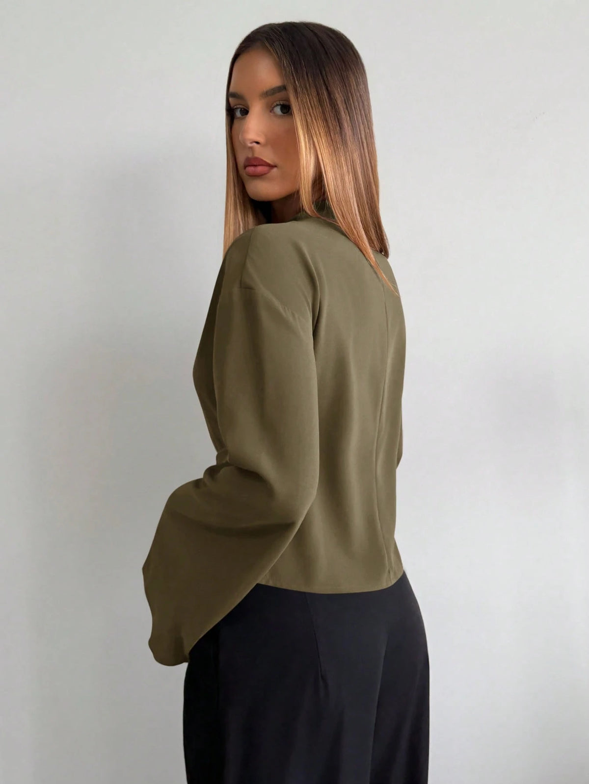 Aloruh Women's Solid Color Loose Long Sleeve Shirt, Suitable For Daily Business Commute