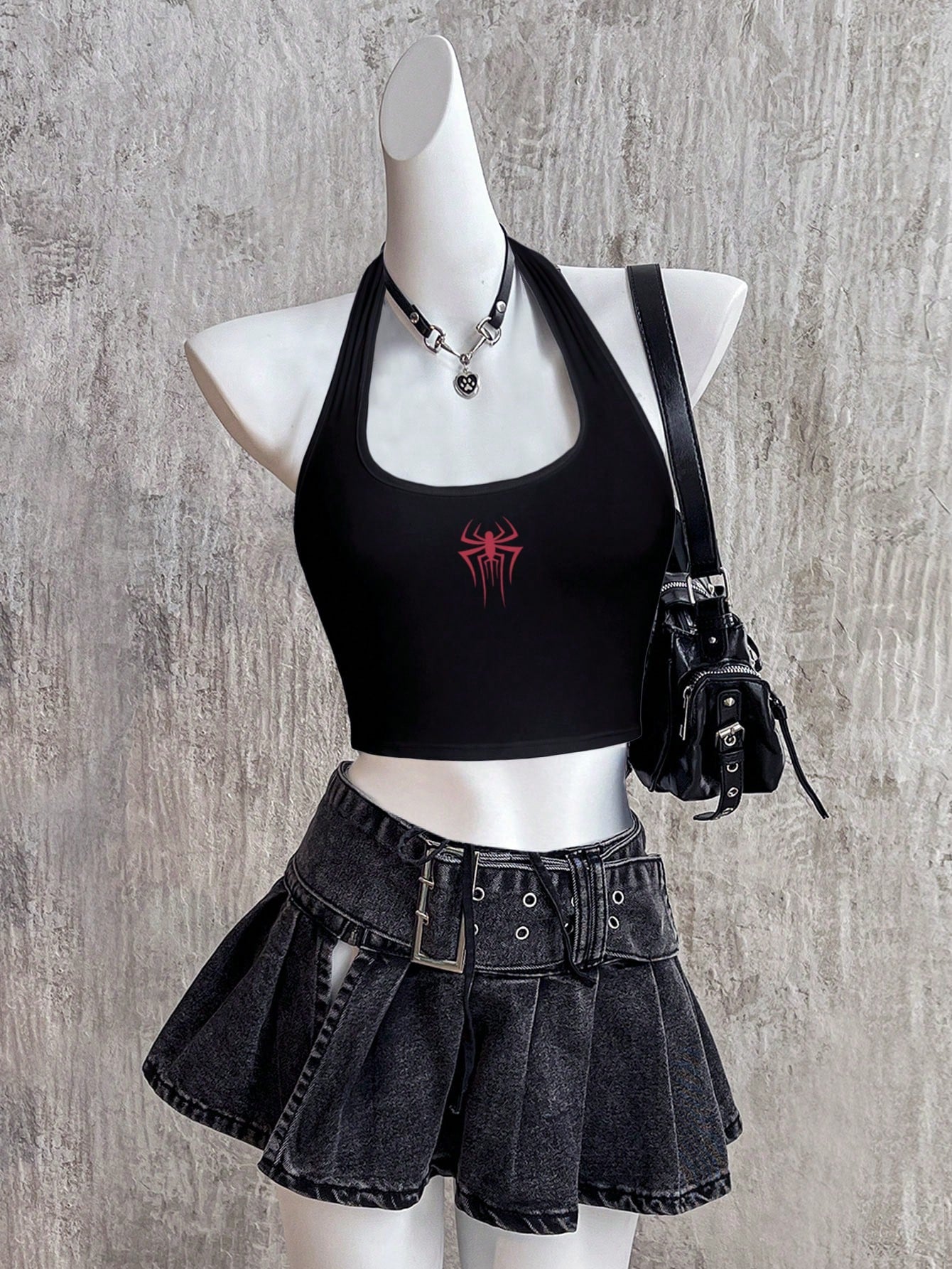 Attitoon Spider Graphic Halter Neck Fitted Tank Top For Women, Casual Summer