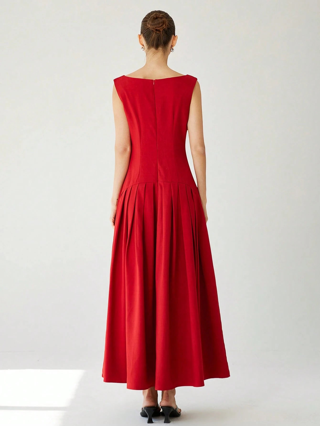 Aveloria Modichic Elegant Commuting Sleeveless Sexy Ruched Low-Waist Ruffled Hem Design Maxi Red Dress For Women, Valentine's Day