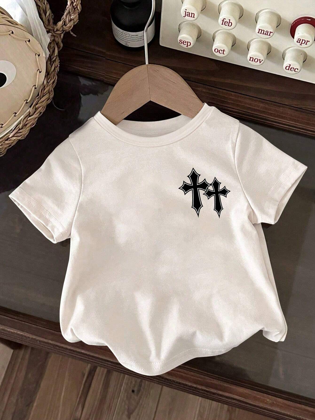 Baby Boy Casual Simple Cross Printed Round Neck Fun And Cute Top, Spring And Summer Collection