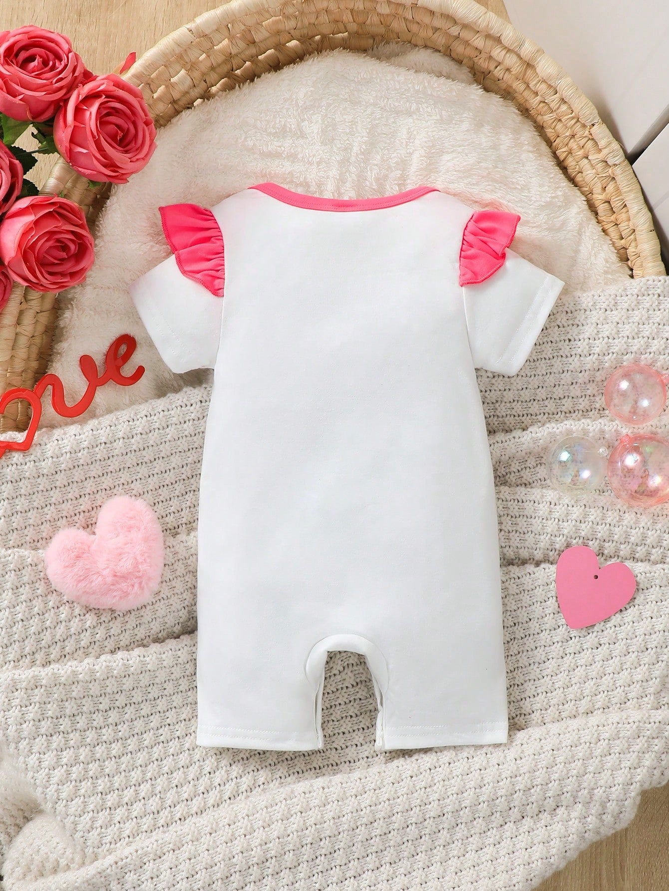 Baby Girl Jesus Loves Me Letter & Heart Print Round Neck Cap Sleeve Romper, Casual Comfortable Cute, Suitable For Spring/Summer Outings, Can Be Used As A Gift, Creative Present
