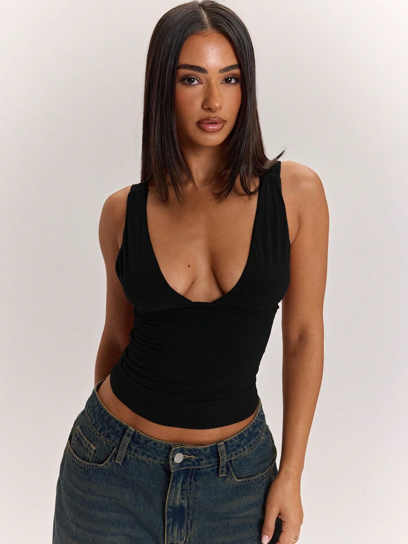BAE Solid Color V-Neck Fitted Women's Tank Top, Versatile All-Match Style, Wardrobe Essential, Suitable For Office, All-Season Wear, Brown Top, Casual Top