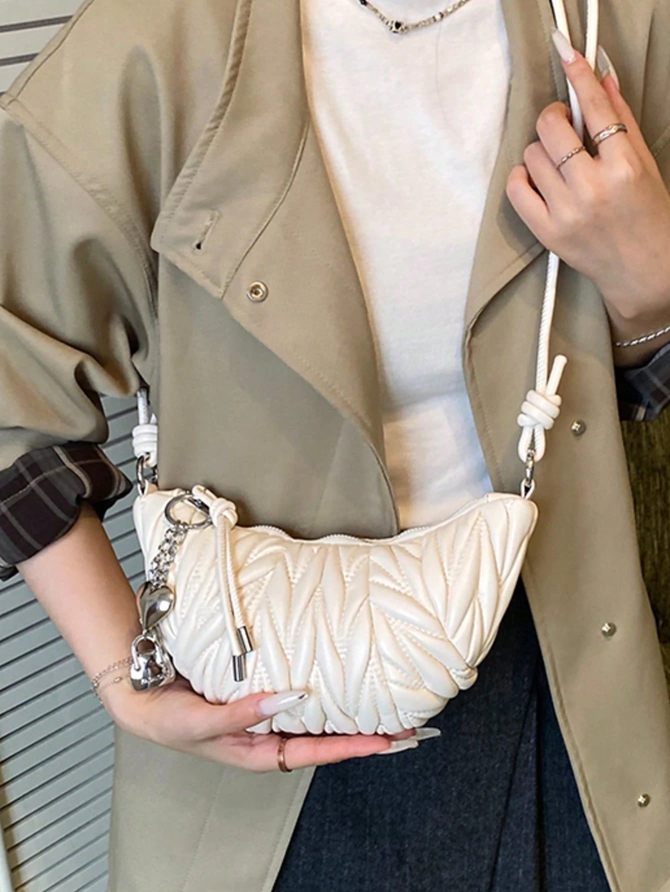 BAILEE Stylish Casual, Solid-Colored PU Single-Strap Bag With Quilted Binding And Shoulder Strap. Perfect For Outfits And As A Gift.