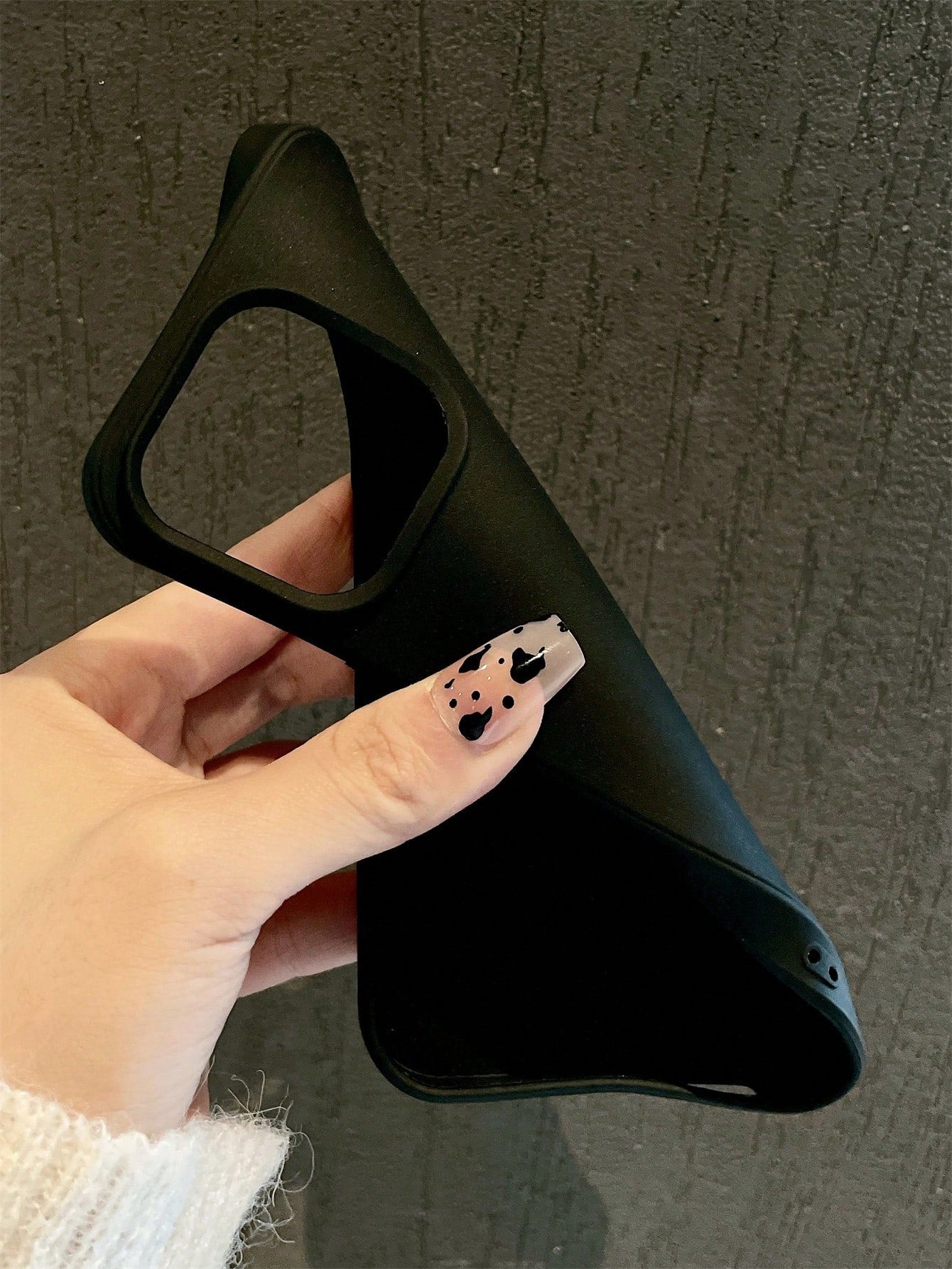Black Large Hole Candy Minimalist Solid Color Matte Creative Anti-Fall Phone Case Suitable For 11 12 13 14 15 16plus 13promax XR 16 14plus 14promax 13pro Mini 17promax 16promax18promax And Other Model