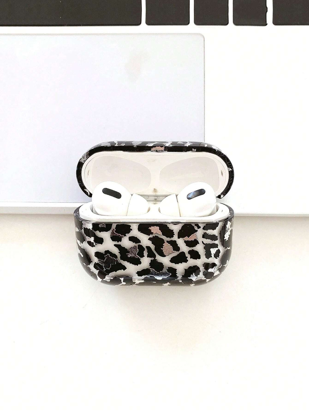 Black Leopard Print Bluetooth Earphone Case Cheetah Print Apple Transparent PC Water Transfer Glossy Black & Silver Leopard Print Headphone Protective Case Birthday
