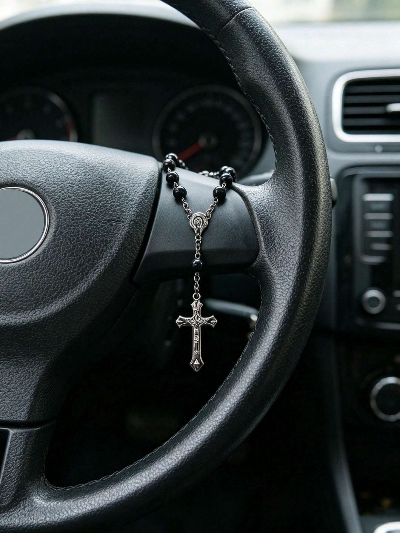 Black Rose Rosary Rearview Mirror Hanging Decor- Elegant Cross Pendant Ornament (Suitable For Rearview Mirror Or Steering Wheel)- Prayer Travel Pendant Suitable For Men And Women- Perfect Gift For
