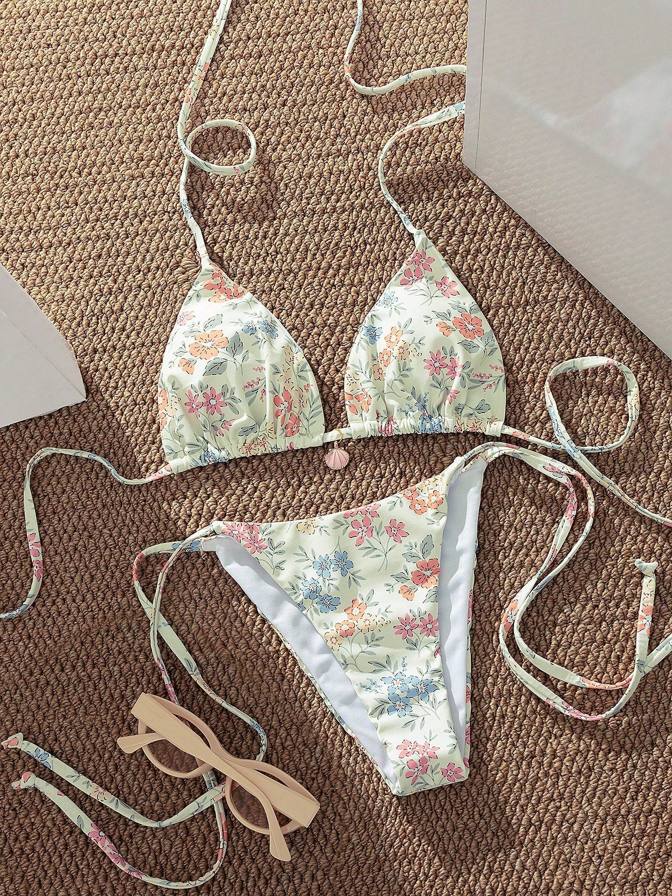 Bonvoyette New Sweet Girl Pink & White Vertical Striped Bikini With Shell Decor Triangle Cup Tie Swimwear 2 Pieces Set, Spring/Summer