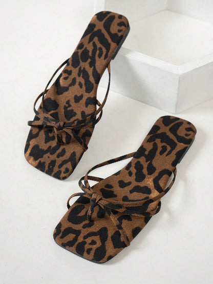 Breezelady Women's Cute Leopard Print Knotted Thong Sandals, Flat Sole, Brown Summer Flip Flops For Beach Days & Weekend Trips