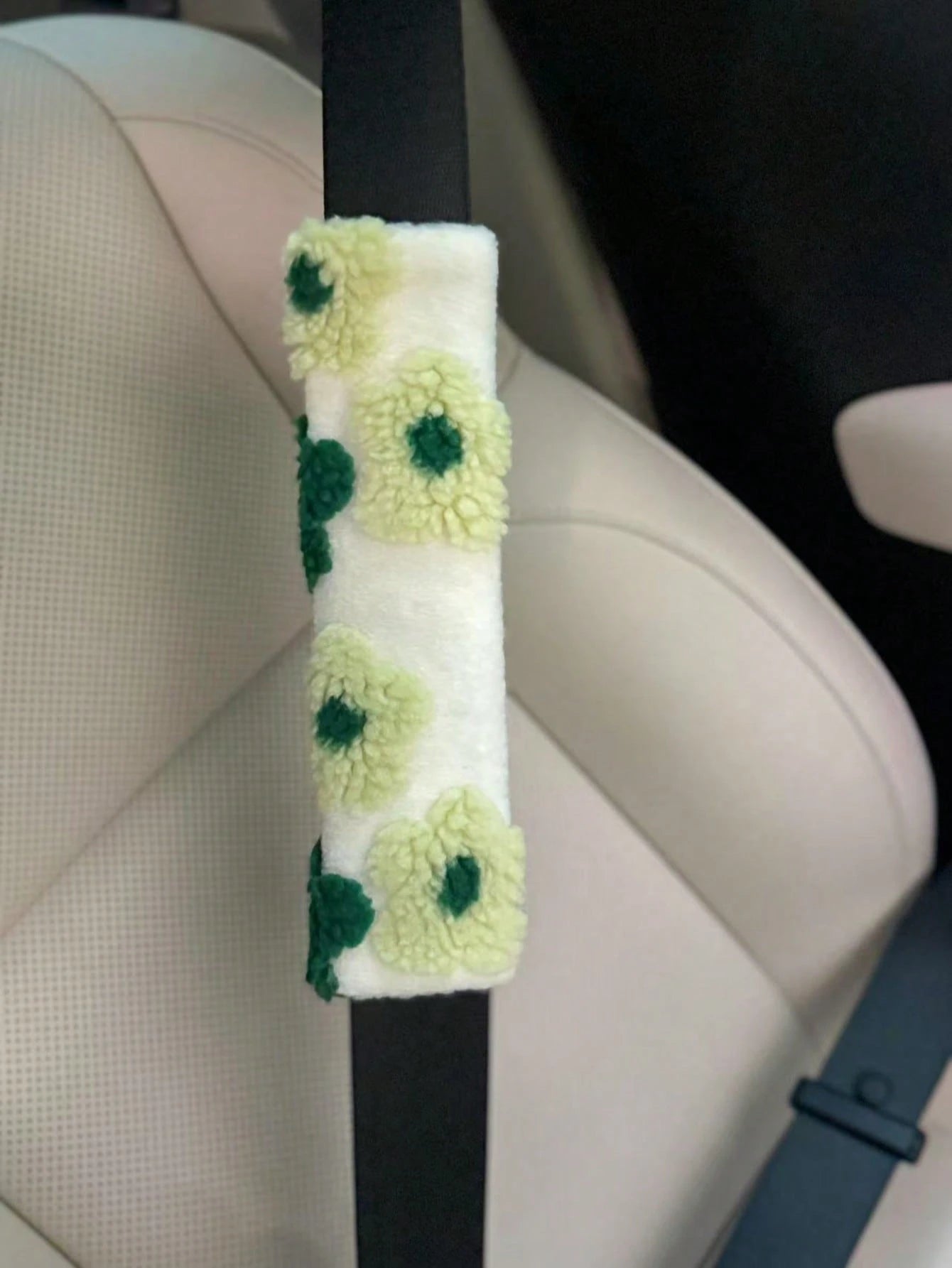 Car Seat Belt Flower Lambswool Shoulder Pad Anti-Wear Clothes Protective Cover Lambswool Three-Dimensional Carved Anti-Tightening Insurance Decorative Cover