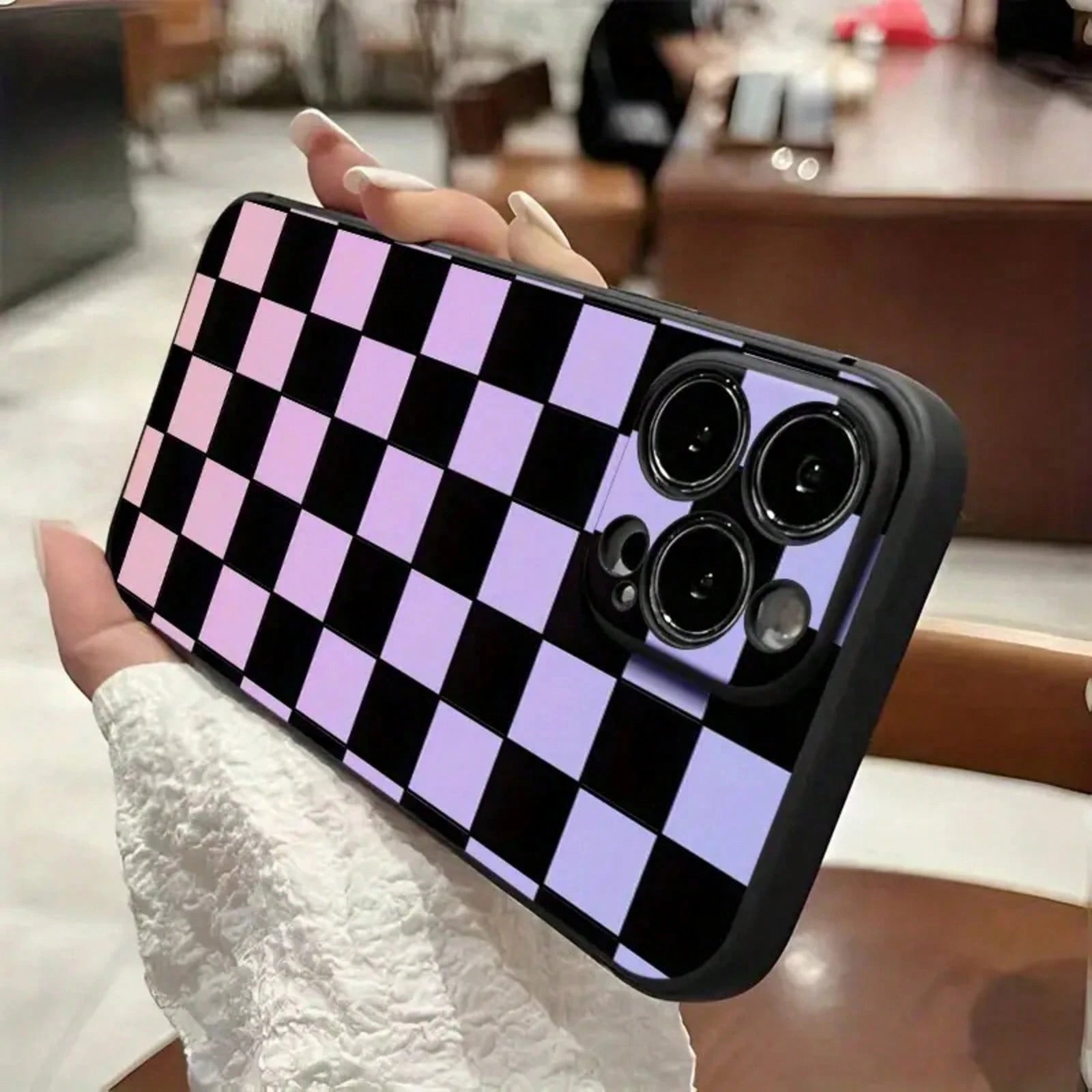 Checkerboard Pattern Mobile Phone Case, Featuring Purple And Black Gradient Design, Suitable For IPhone 16, 15, 14, 13, 12, 11 Pro Models, TPU Material, Shockproof Protection. It Is A Great Gift For F