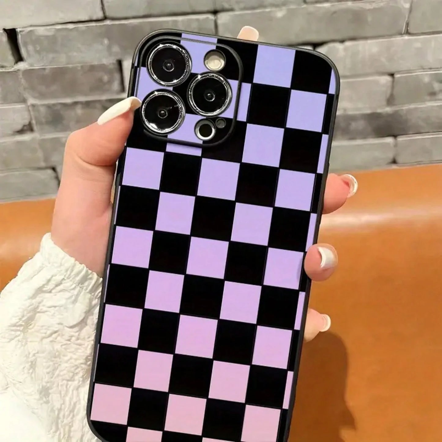 Checkerboard Pattern Mobile Phone Case, Featuring Purple And Black Gradient Design, Suitable For IPhone 16, 15, 14, 13, 12, 11 Pro Models, TPU Material, Shockproof Protection. It Is A Great Gift For F