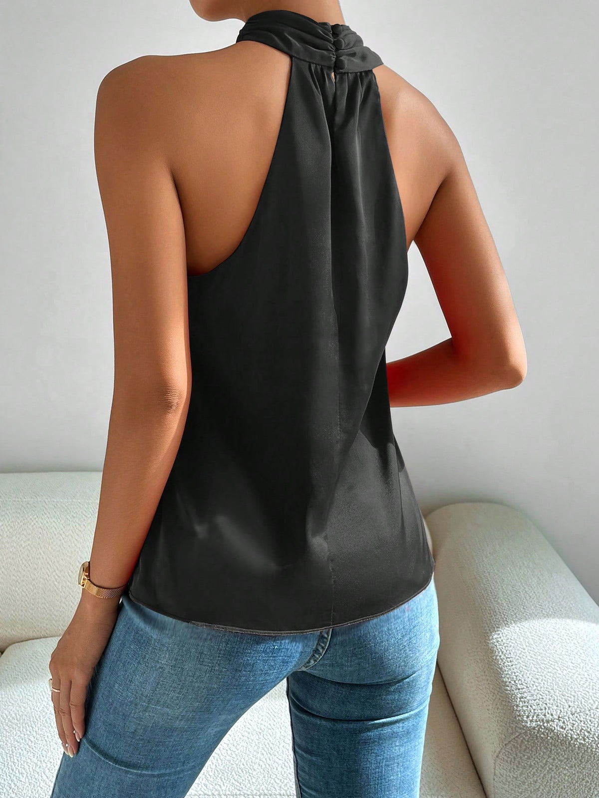 Chiquease Solid Halter Neck Top