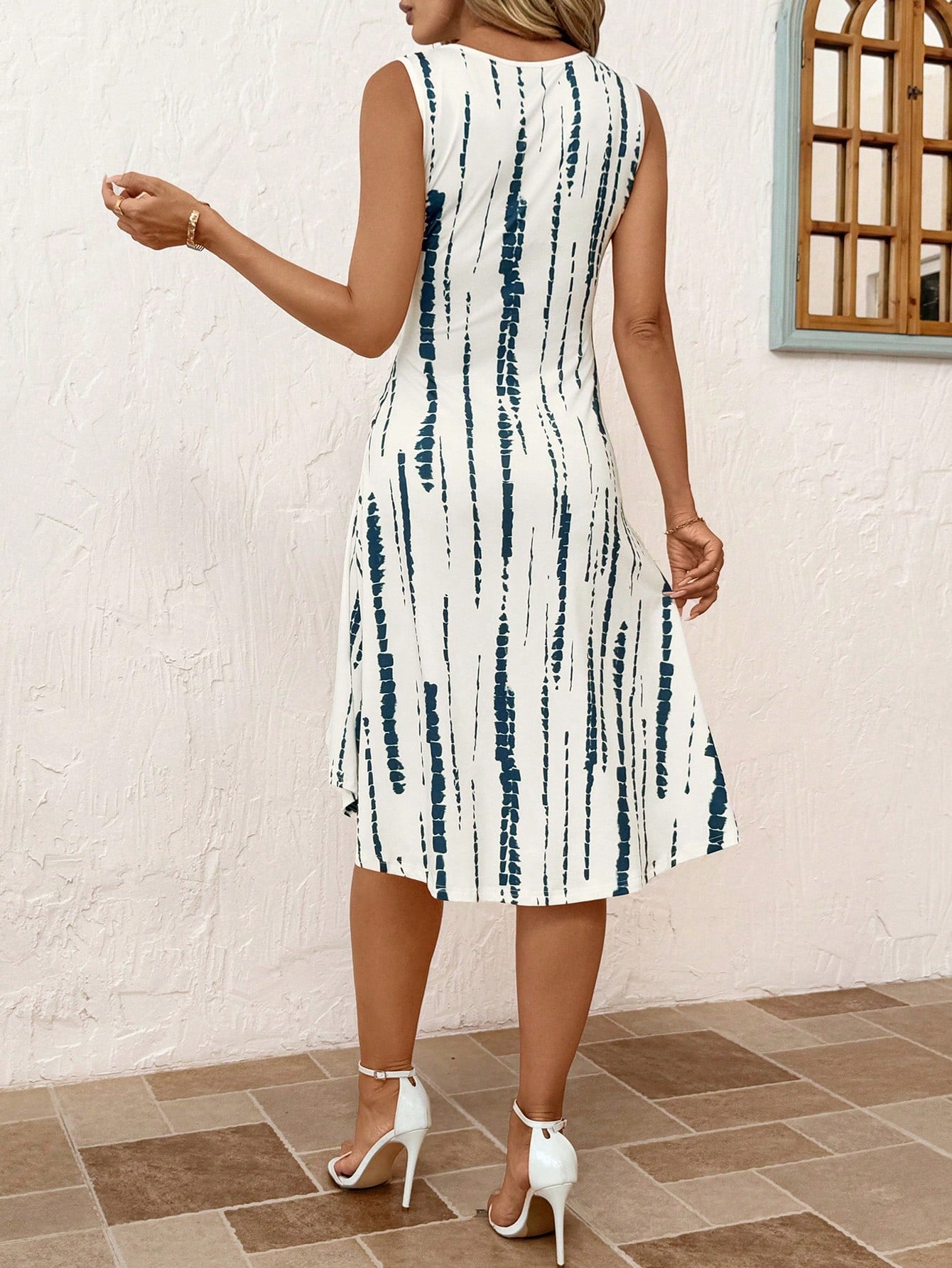 Clasi Women's Elegant Blue And White Slim-Fit Round Neck Sleeveless Waist Ruched Mid-Length Midi Dress,Summer Casual Holiday Vacation Spring Outfit,Holiday