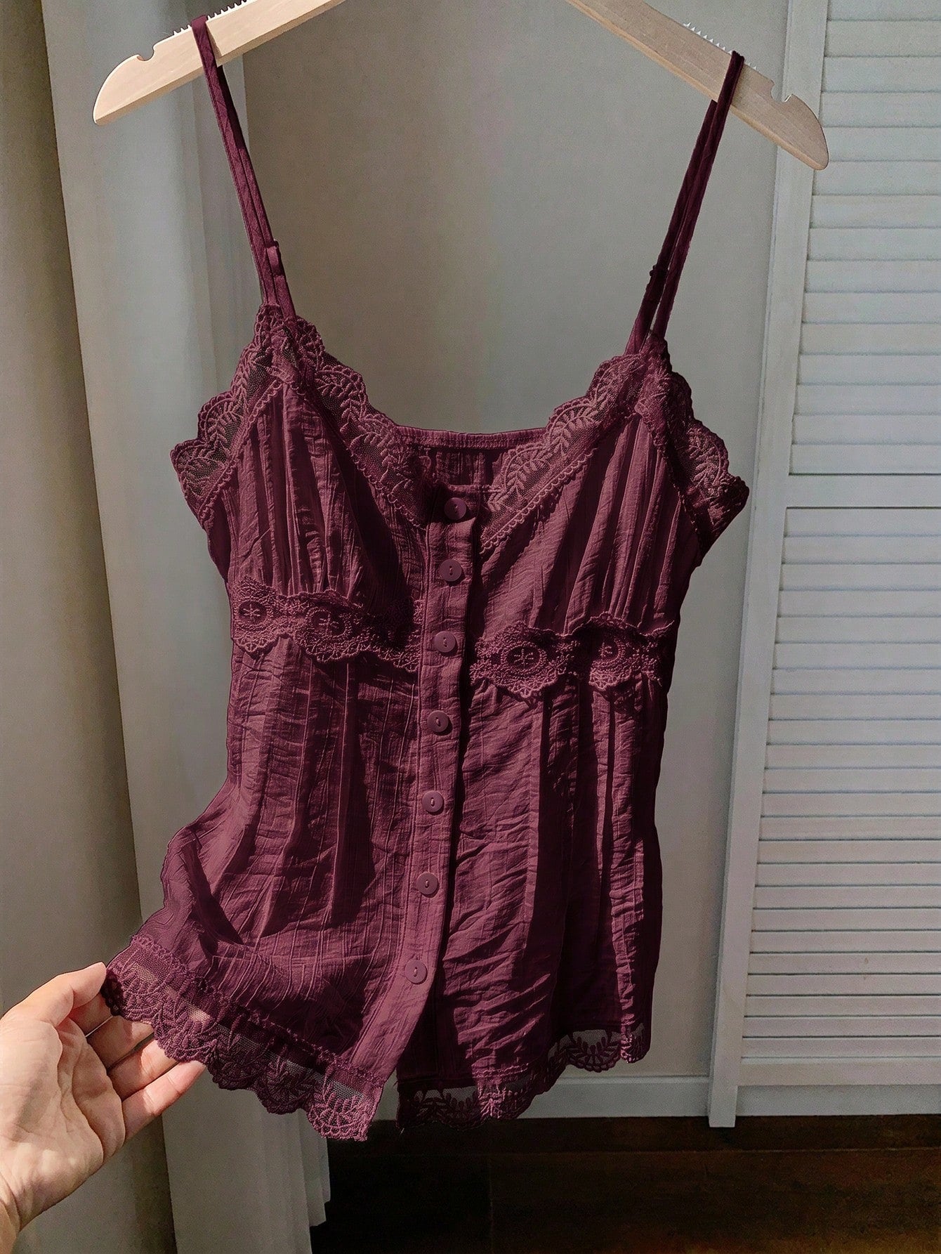 Comfortcana Women's Solid Color Contrast Lace Single-Breasted Camisole Top