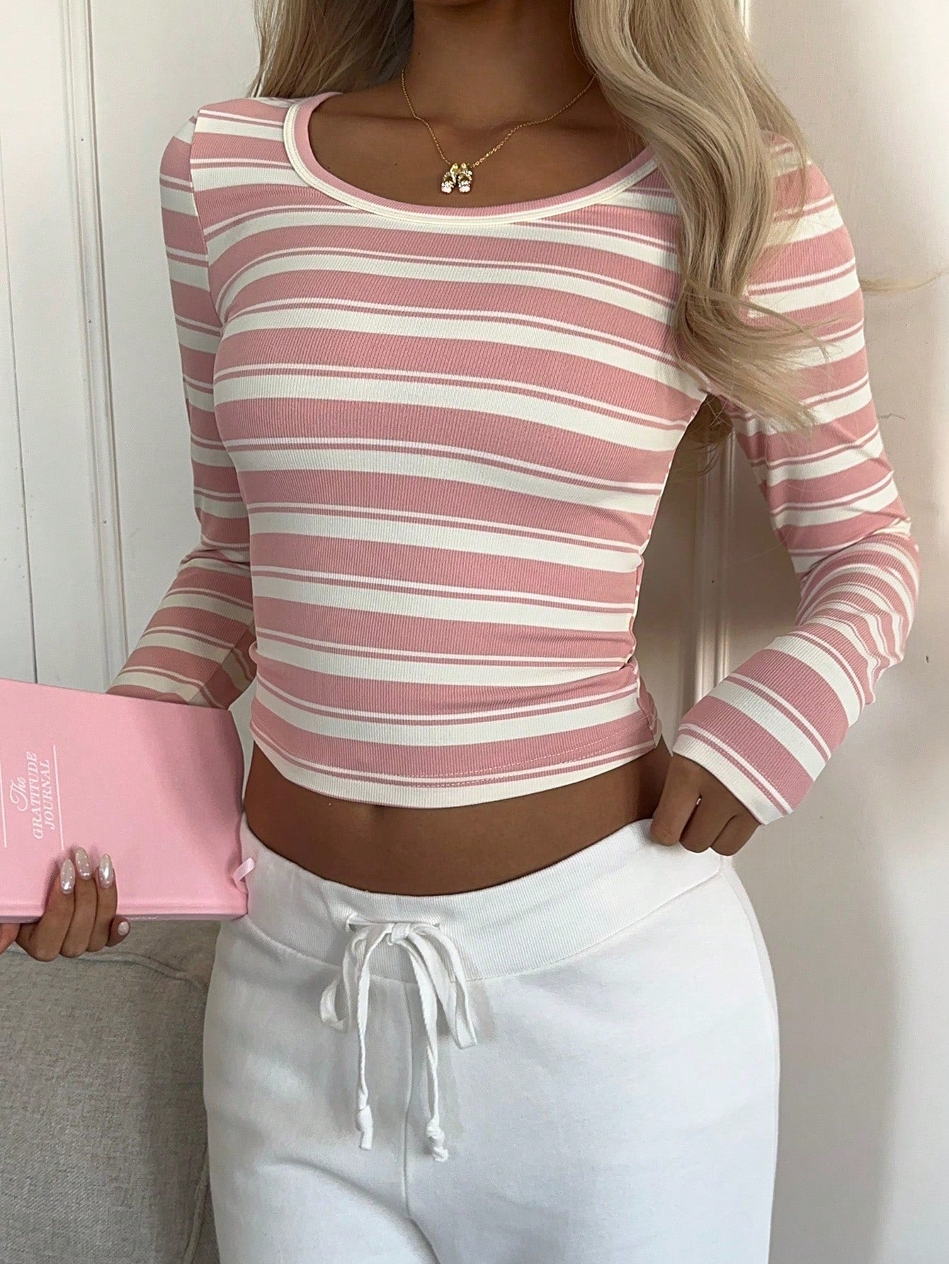 CovetEZ Women's Autumn Pink And White Striped Casual T-Shirt Everyday Sweet Round Neck Long Sleeve Slim Fit Short Waist Basic Top Fall Clothes Back-To-School