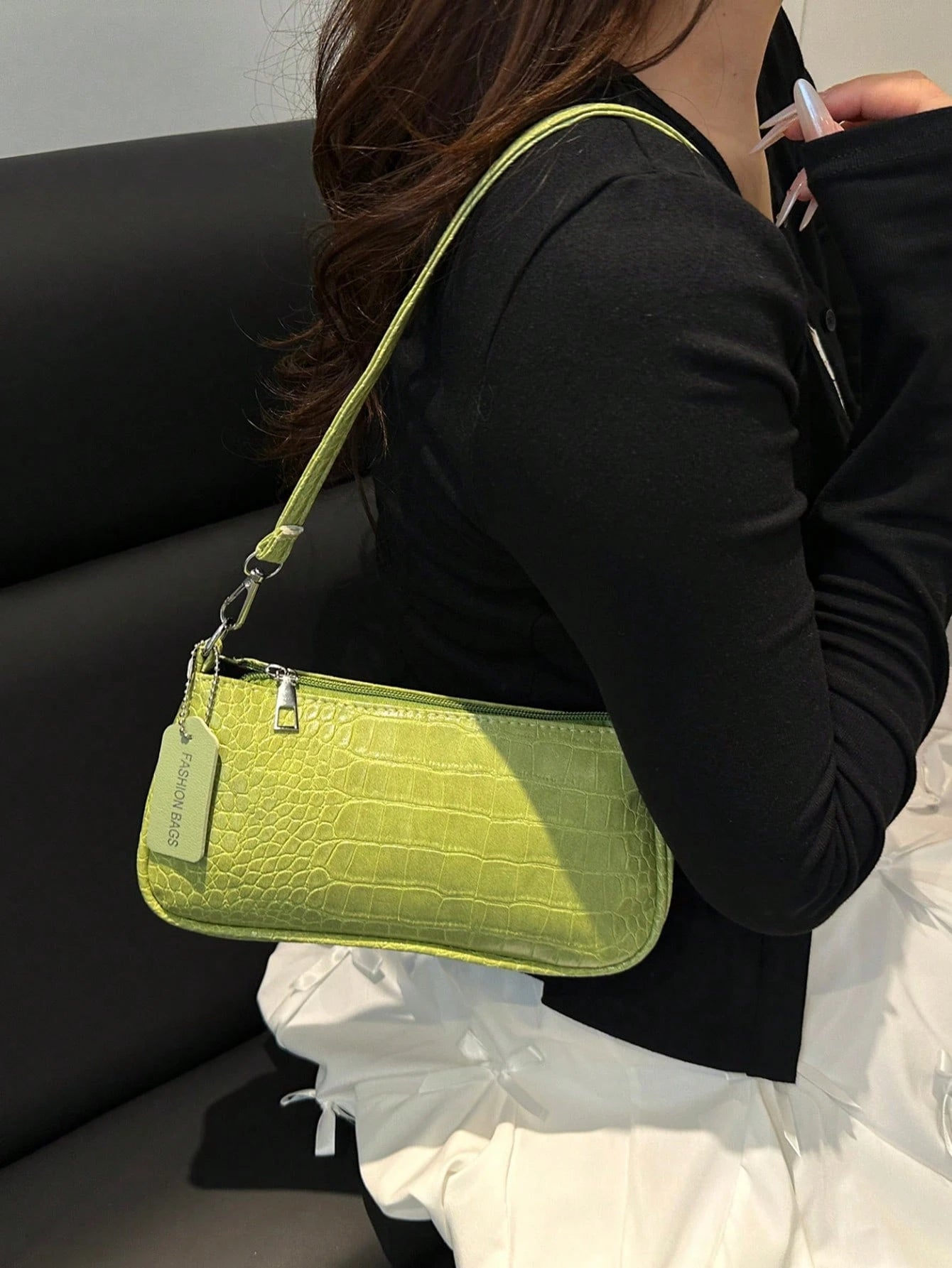Crocodile Embossed Korean Style Women's Handbag, New Fashion Shoulder Bag, Minimalist Crescent Shaped Tote Bag For Women, Commuting, Green