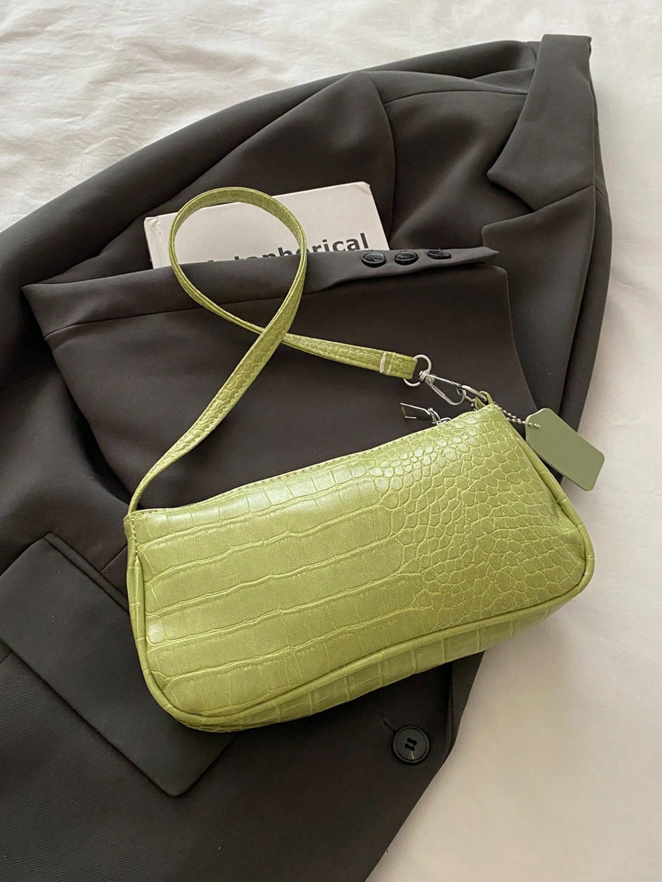 Crocodile Embossed Korean Style Women's Handbag, New Fashion Shoulder Bag, Minimalist Crescent Shaped Tote Bag For Women, Commuting, Green