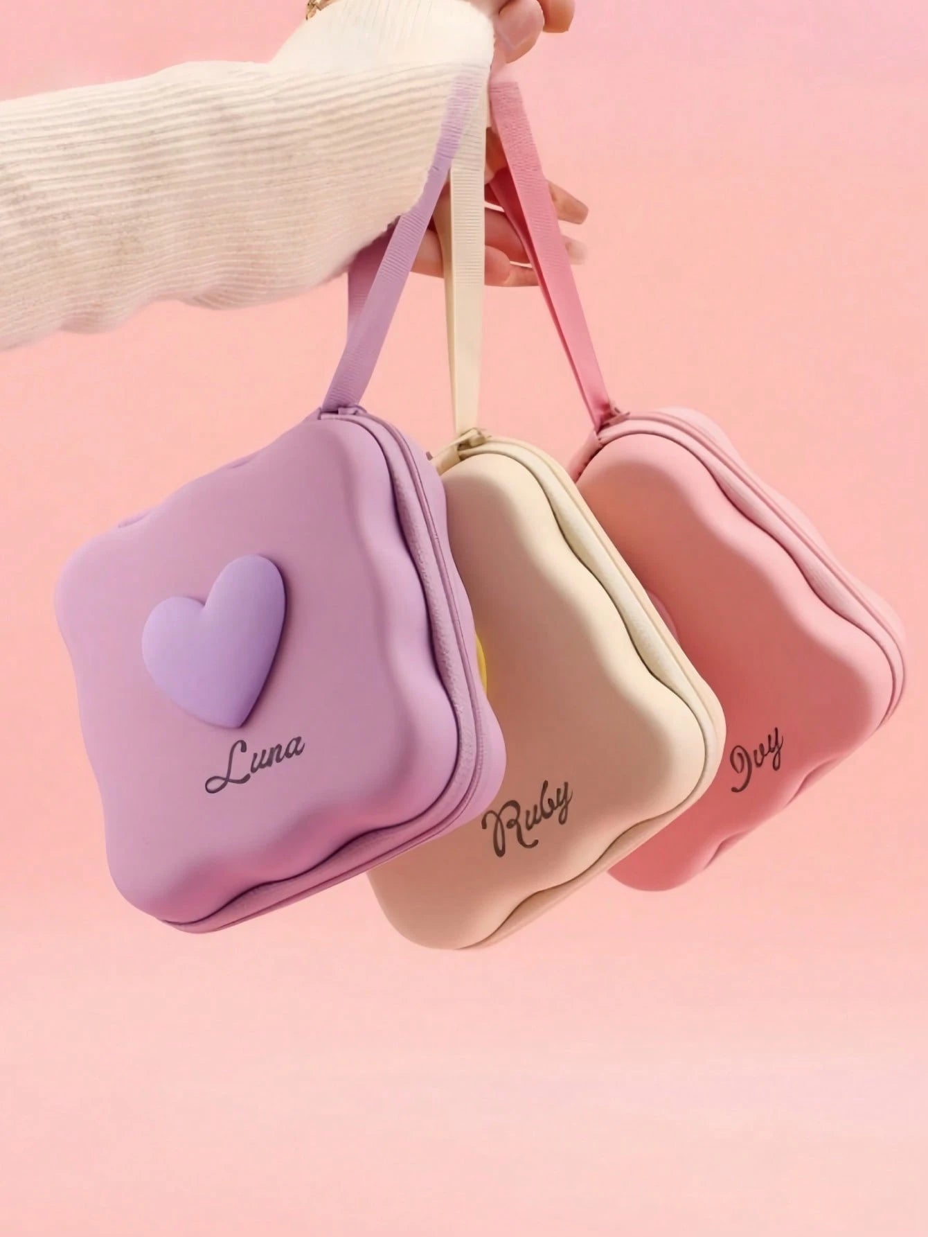 Customized Name Heart-Shaped Data Cable Storage Bag, Portable Wavy Hard Shell Charger & Earphone Storage Box, Personalized Engraved Text & Number Accessory Pouch With Wrist Strap, Data Cable Travel Or