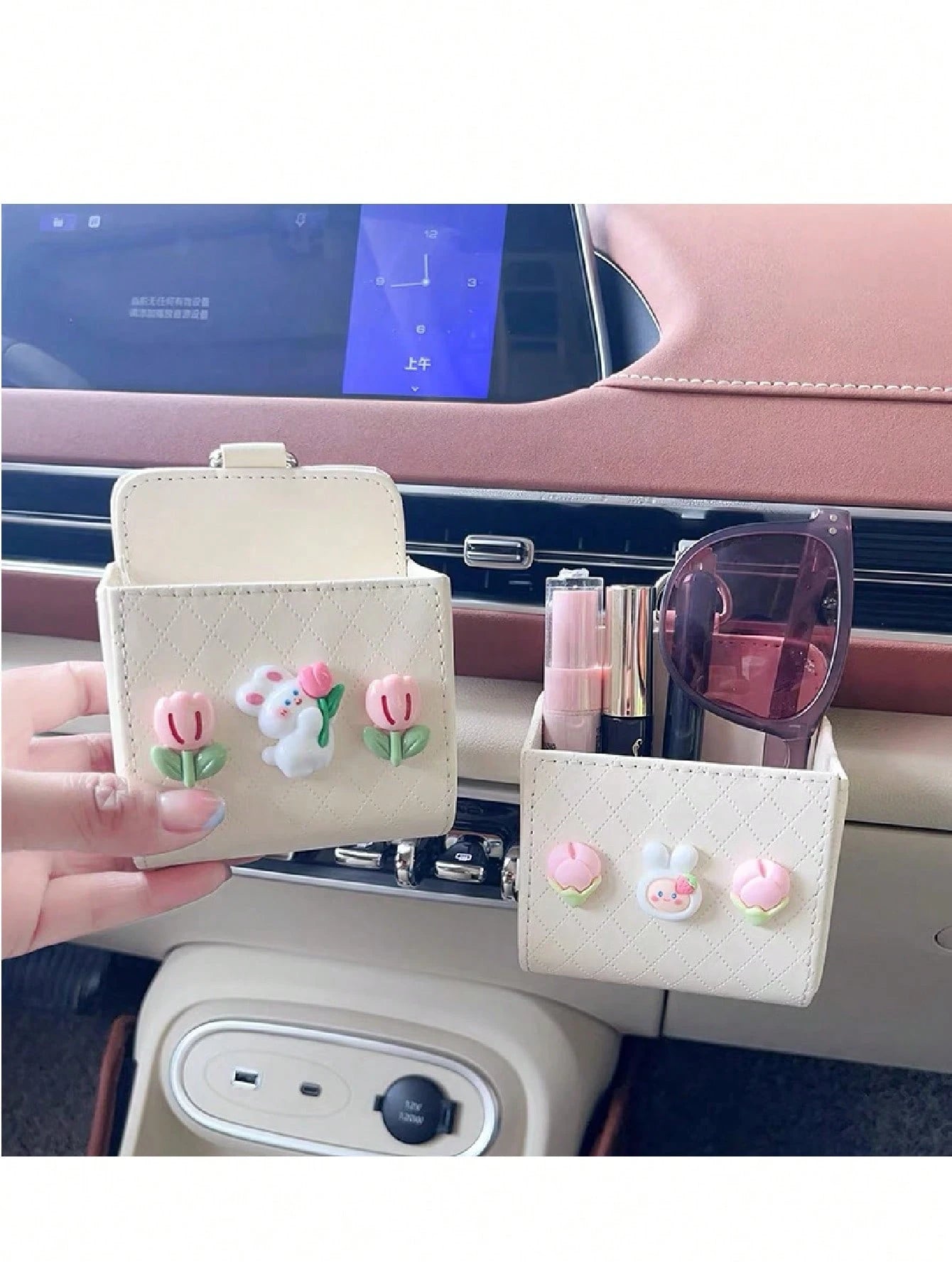 Cute Car Air Vent Storage Pouch, Vehicle Phone Holder Organizer Pocket (Random Color Black Or White)