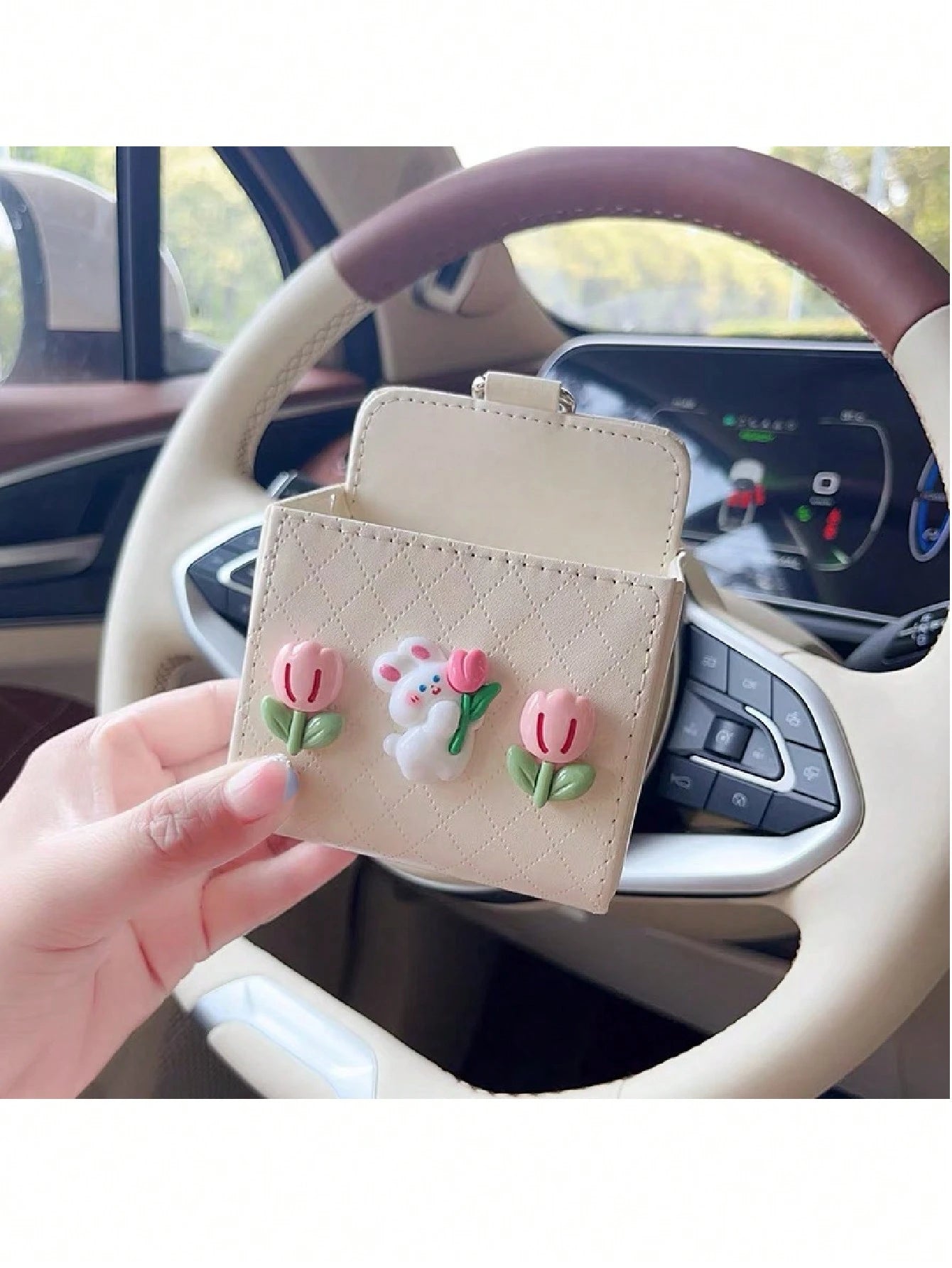 Cute Car Air Vent Storage Pouch, Vehicle Phone Holder Organizer Pocket (Random Color Black Or White)
