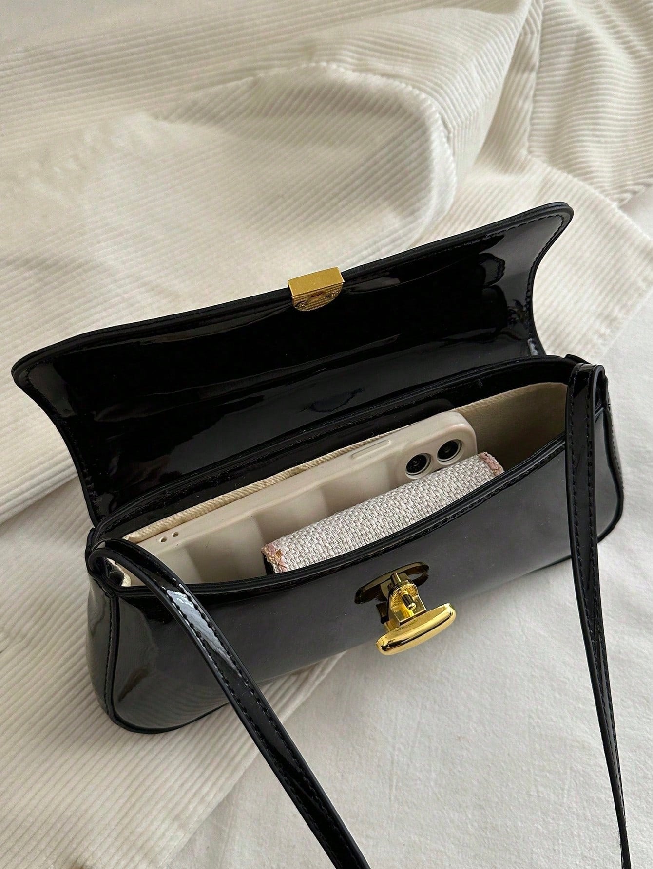 DAZY Women's Retro Faux Leather Flap Decor Underarm Shoulder Bag, Suitable For Dates, Outings, Parties And Other Occasions